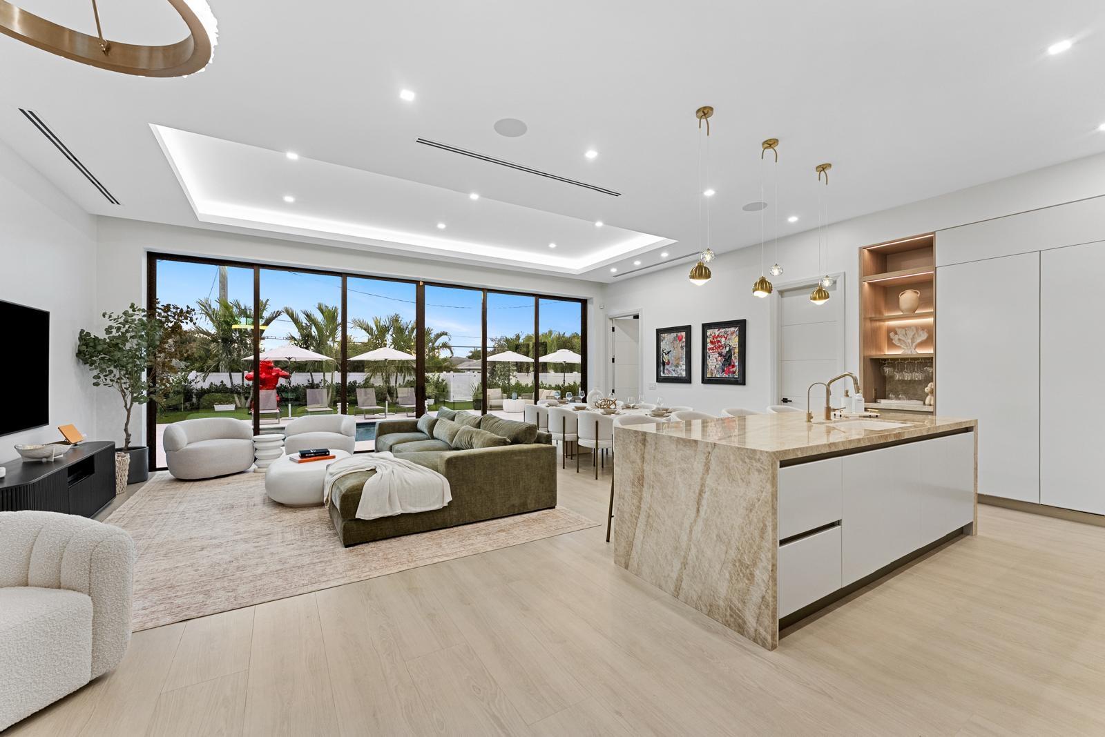 220 S Swinton, Delray Beach FL 33444