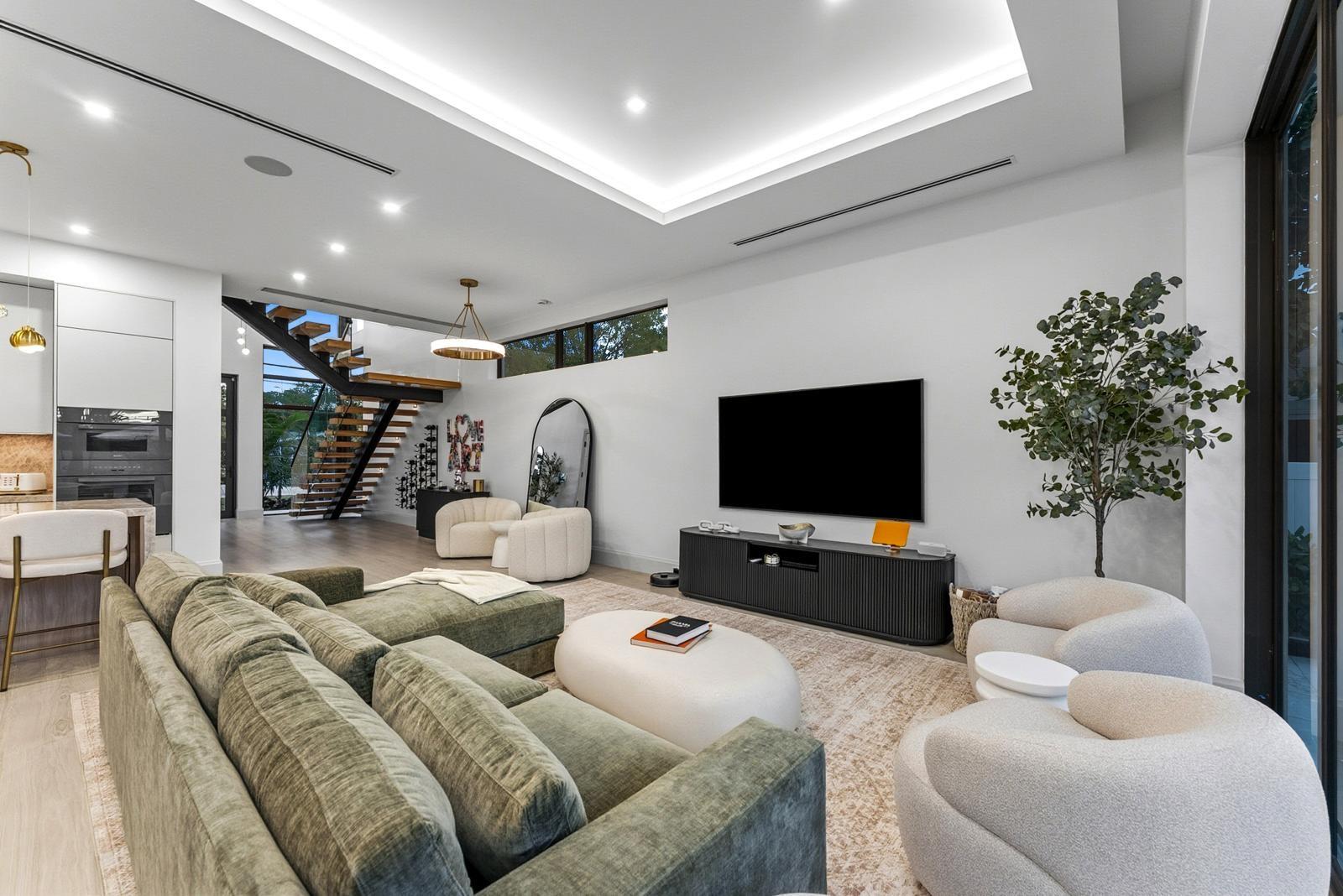 220 S Swinton, Delray Beach FL 33444