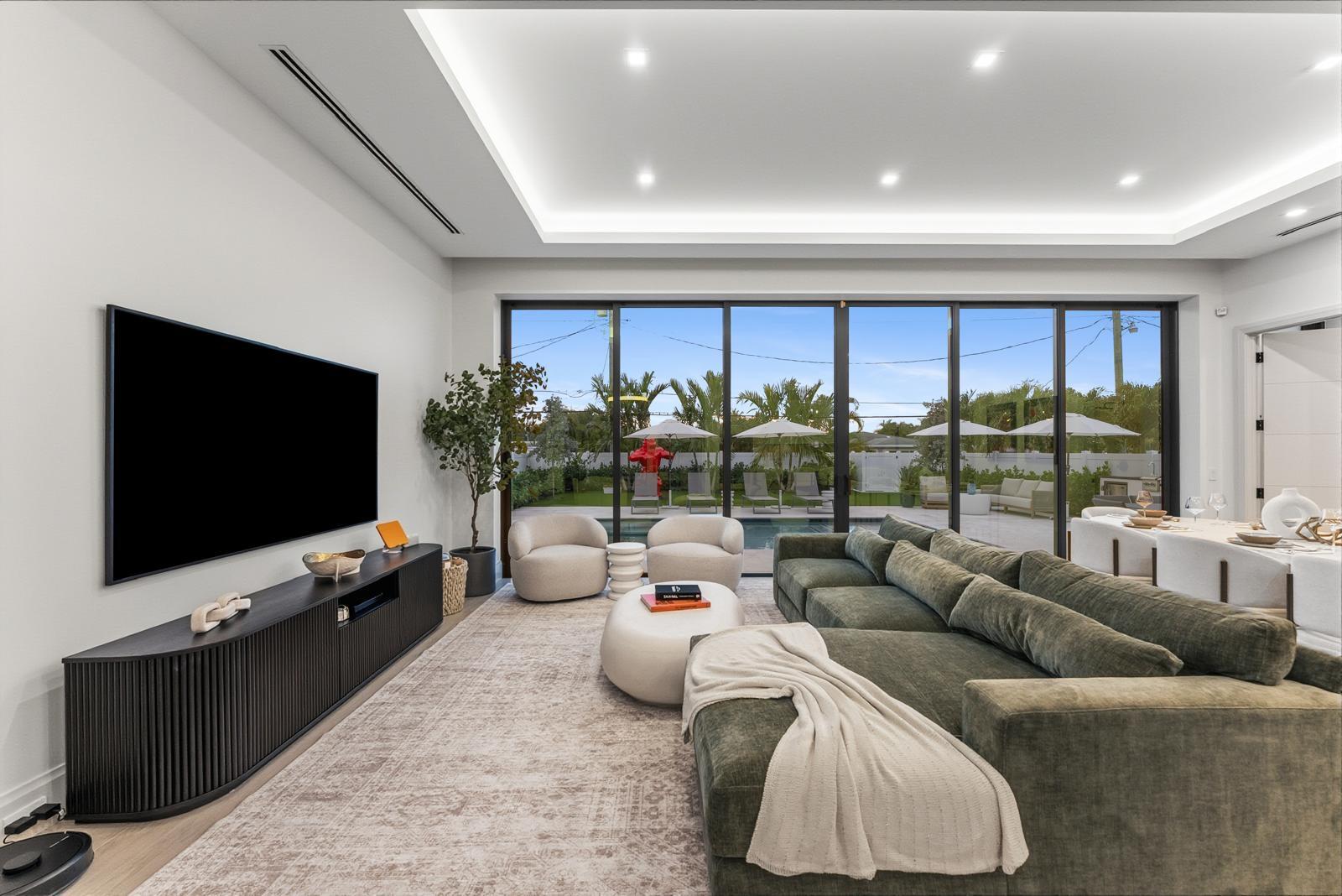 220 S Swinton, Delray Beach FL 33444