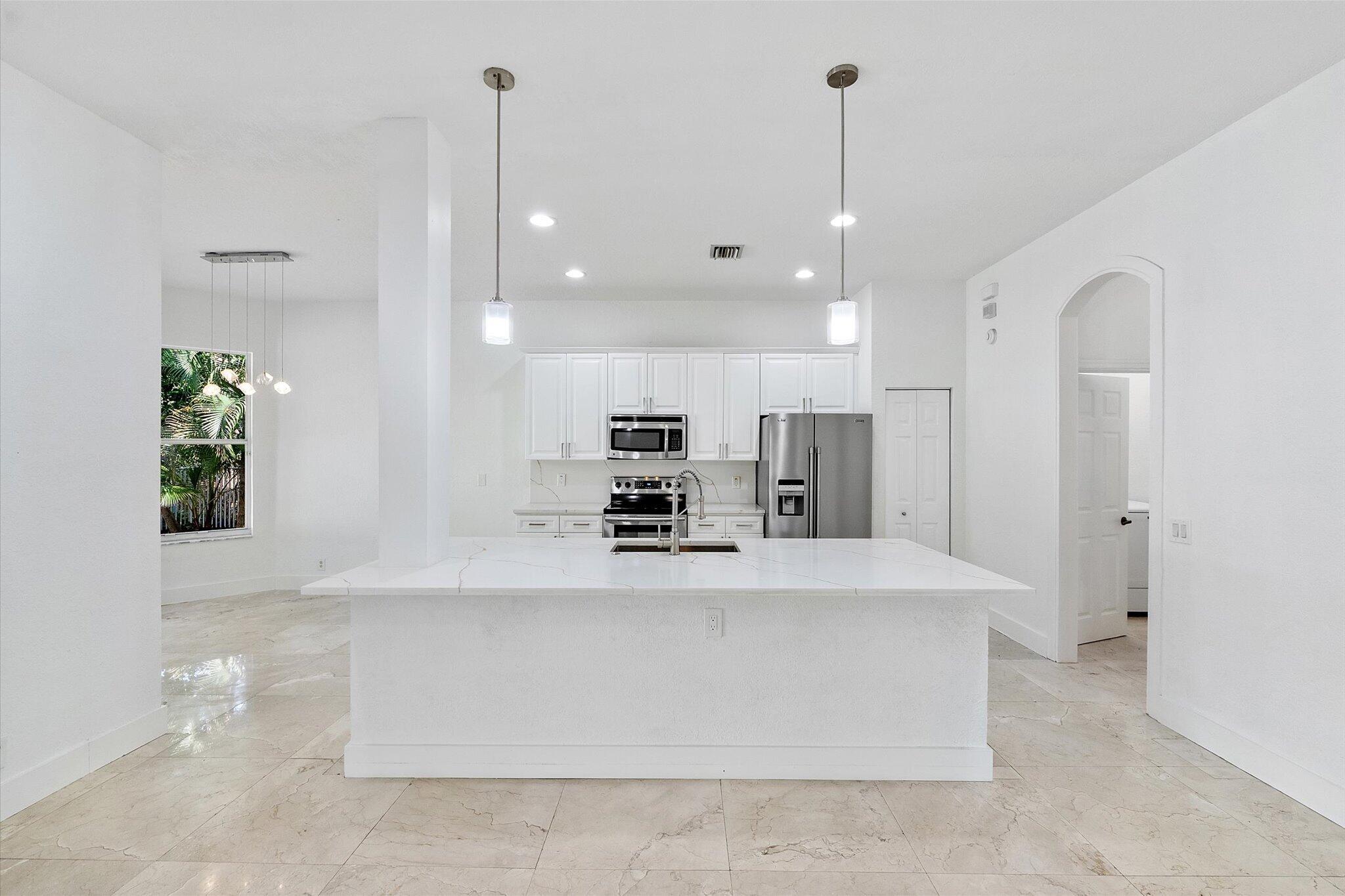 2013 Harbor View, Weston FL 33327