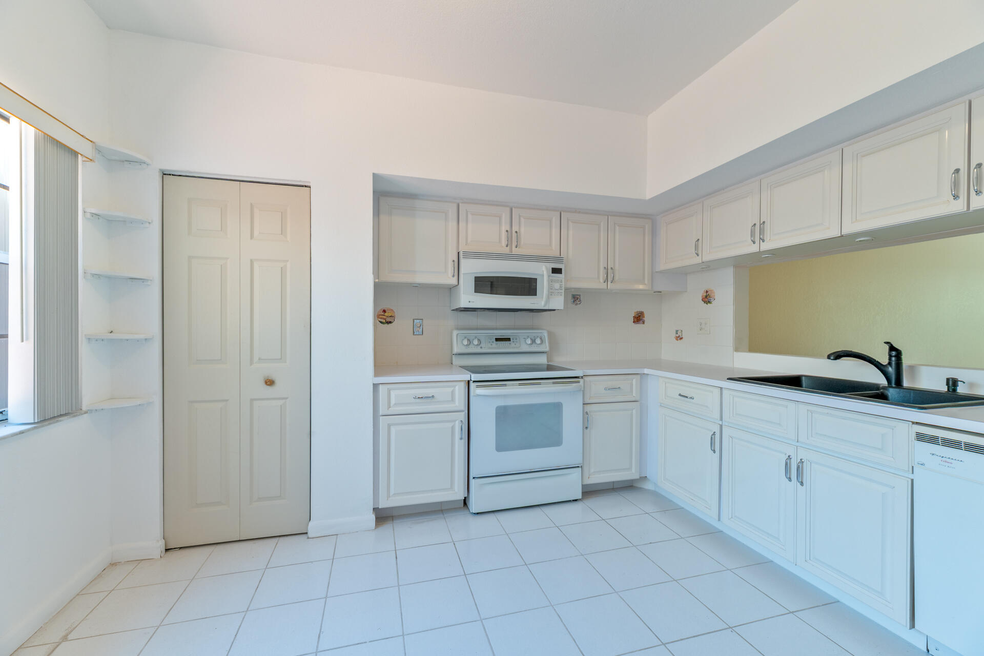 6622 Villa Sonrisa #812, Boca Raton FL 33433