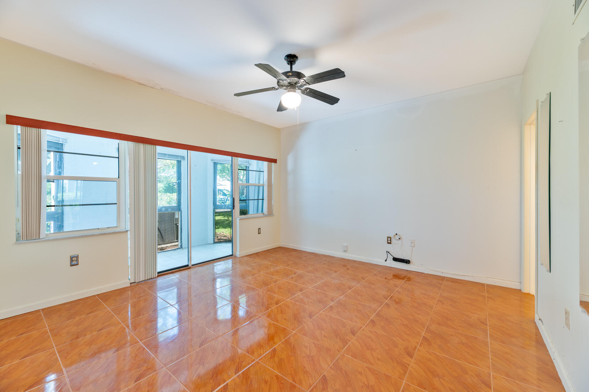 6622 Villa Sonrisa #812, Boca Raton FL 33433
