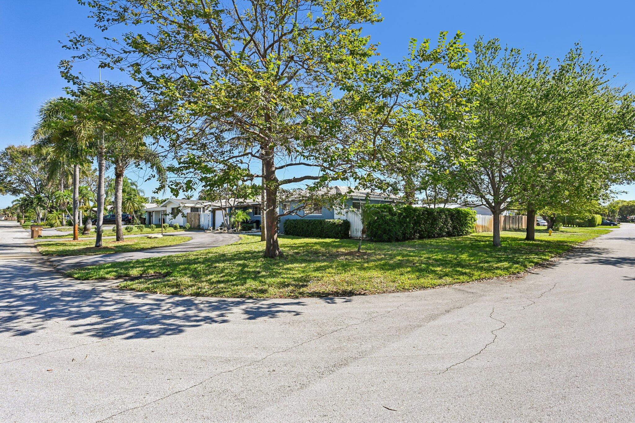 818 SE 9th, Deerfield Beach FL 33441