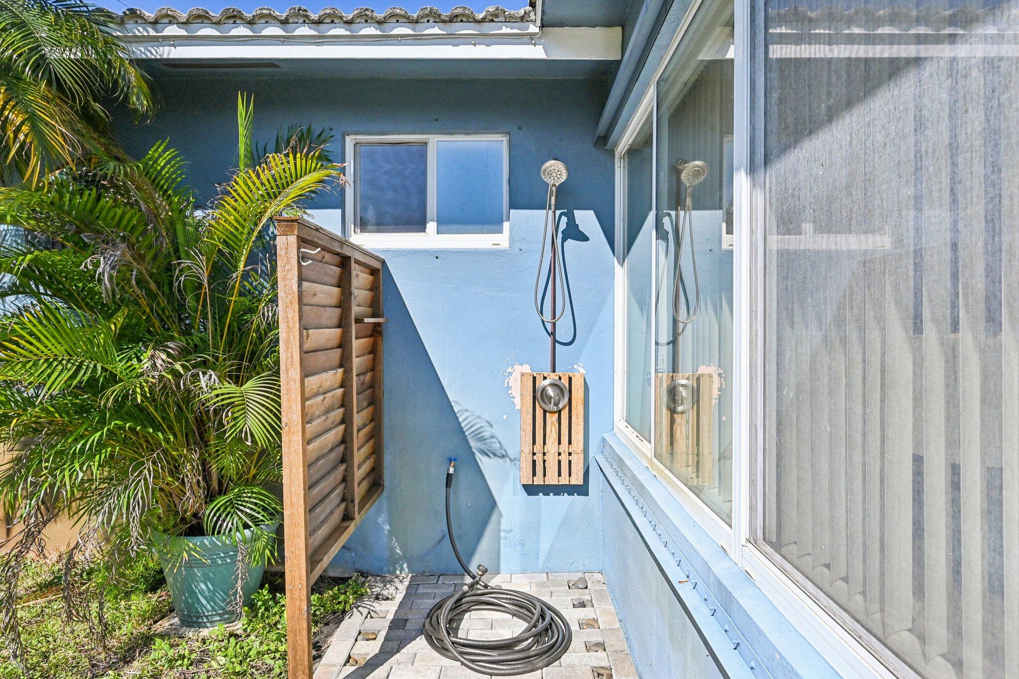 818 SE 9th, Deerfield Beach FL 33441