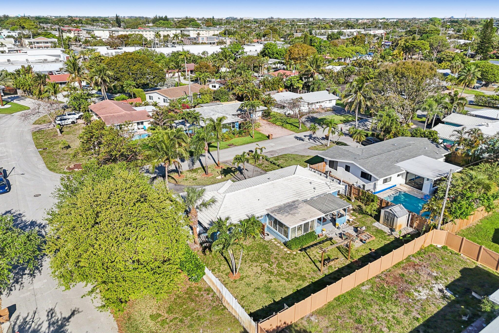 818 SE 9th, Deerfield Beach FL 33441