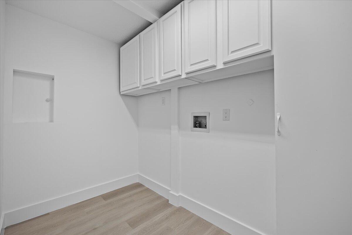 6334 Foster, Jupiter FL 33458