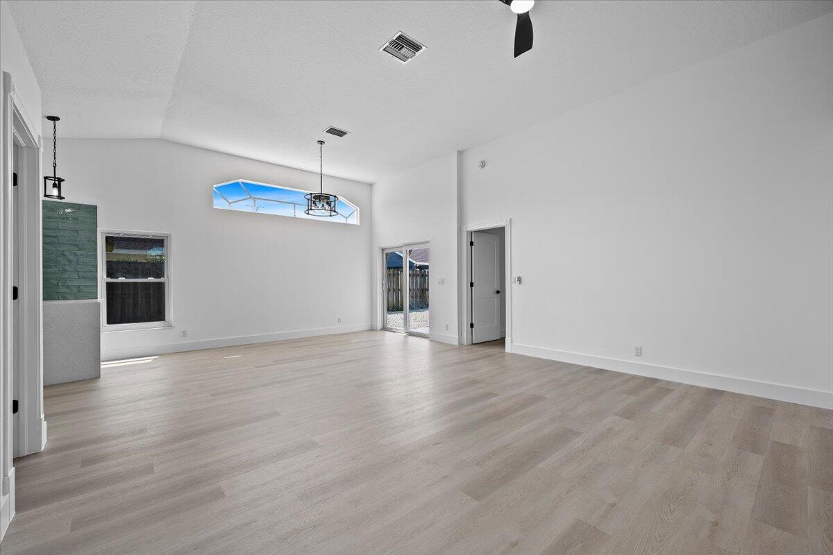 6334 Foster, Jupiter FL 33458