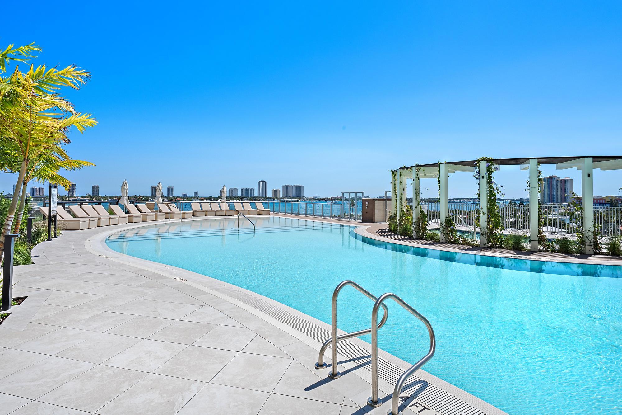 220 Lake Shore #2212, Lake Park FL 33403
