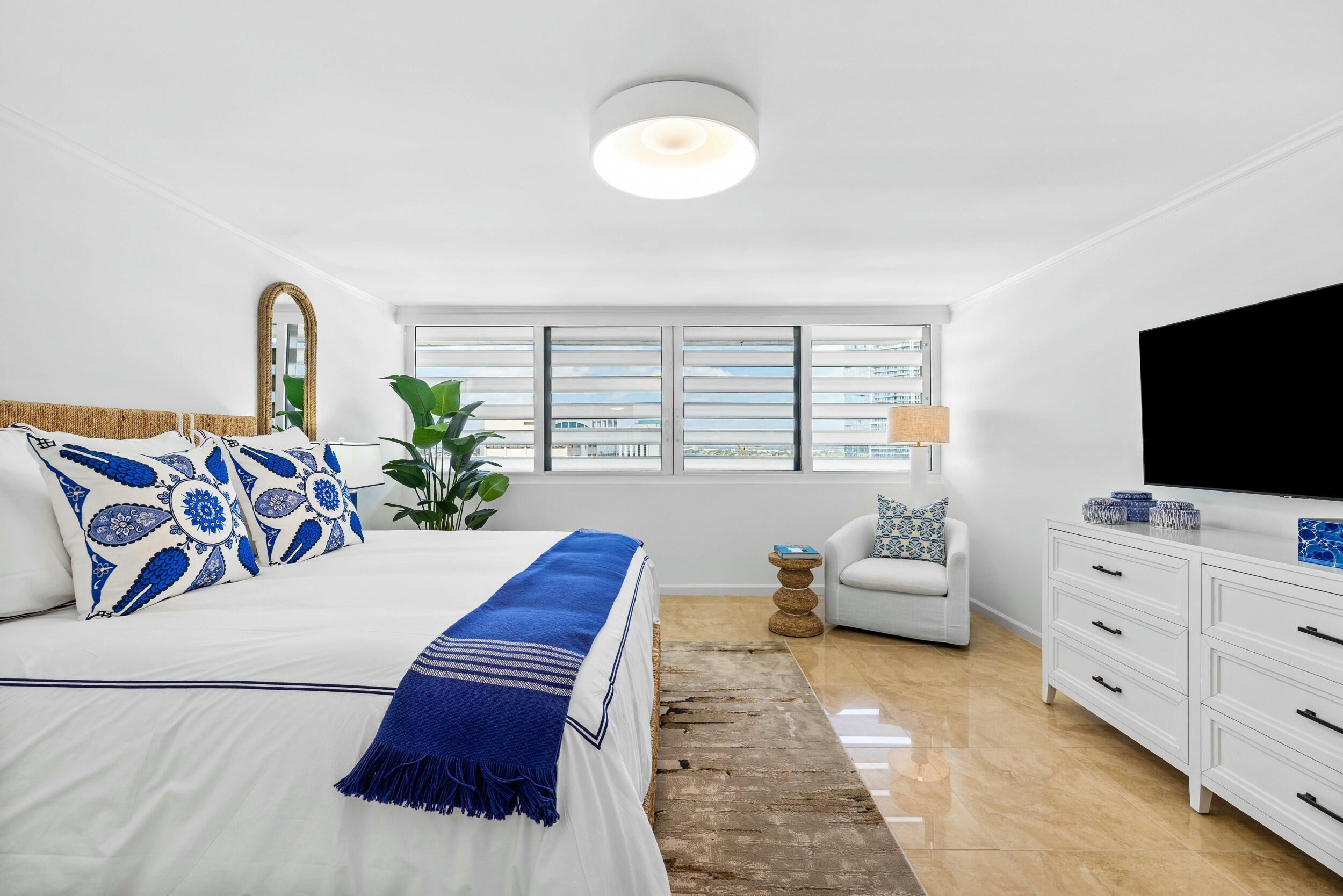 400 N Flagler #2004, West Palm Beach FL 33401