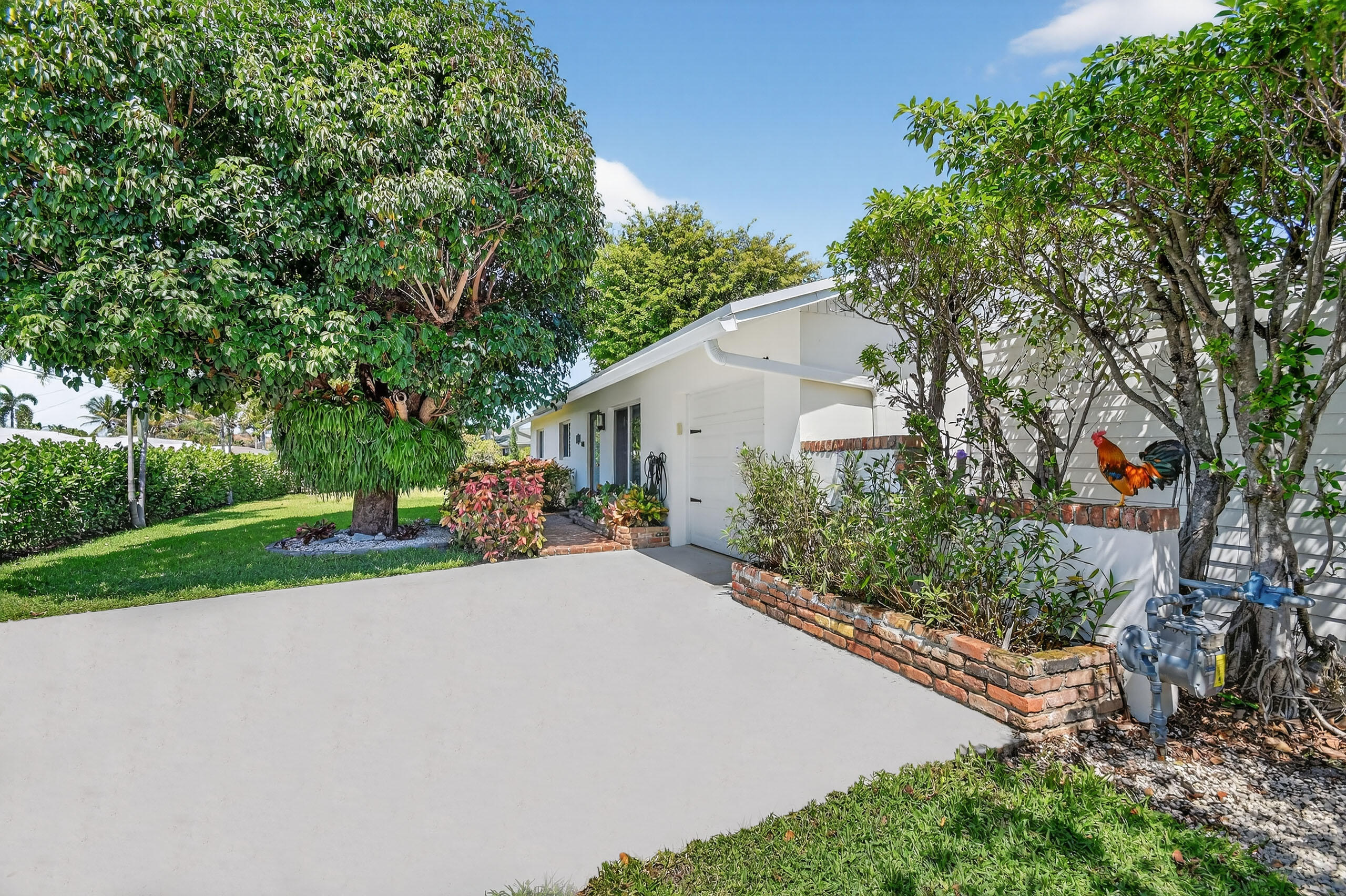 8416 Pine Tree, West Palm Beach FL 33406