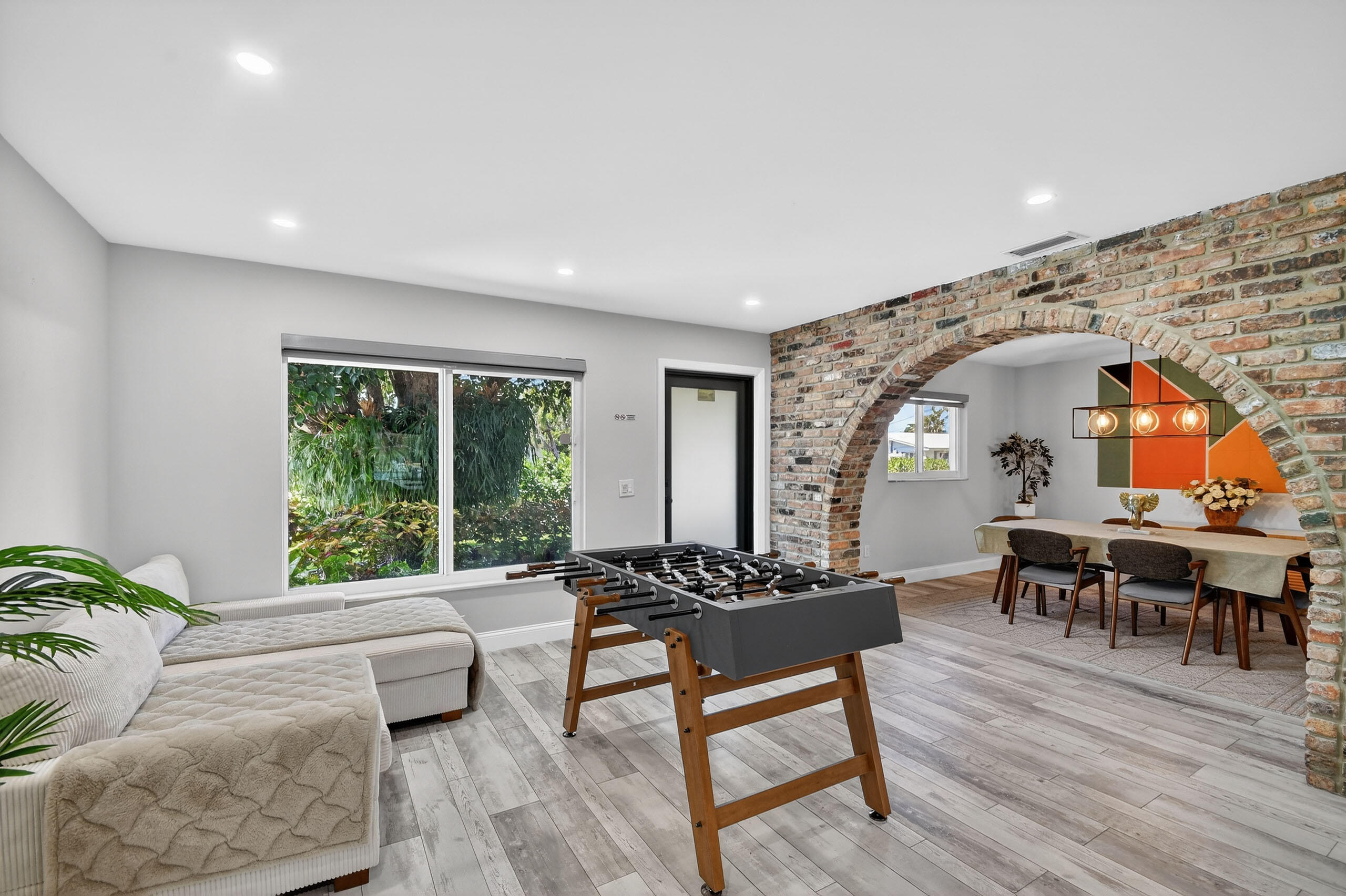 8416 Pine Tree, West Palm Beach FL 33406
