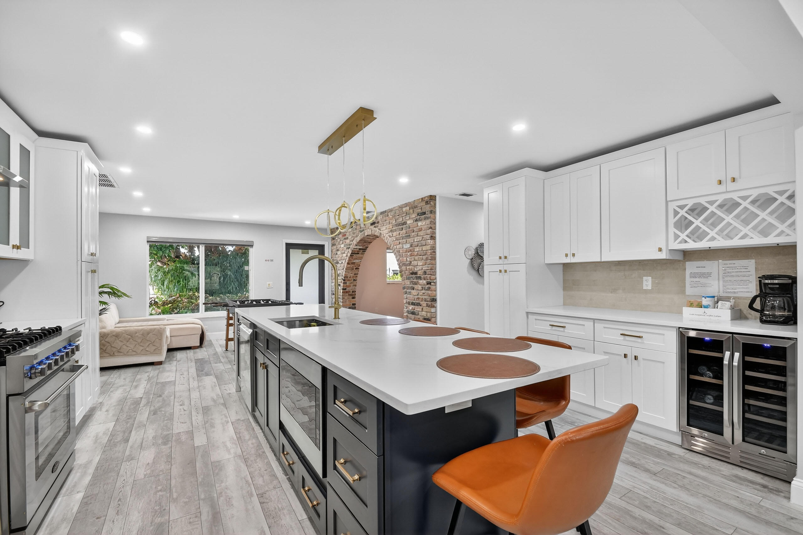 8416 Pine Tree, West Palm Beach FL 33406