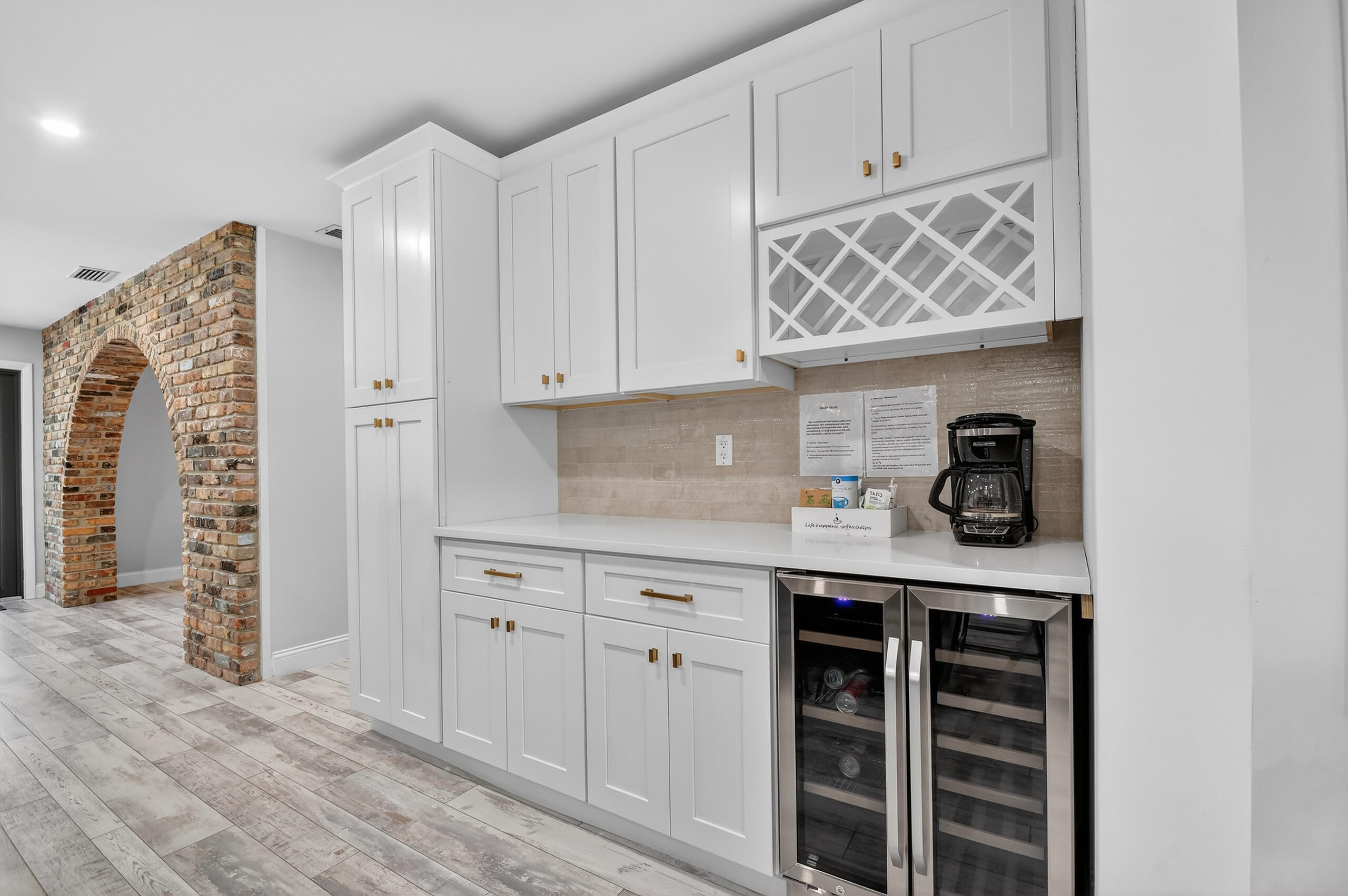 8416 Pine Tree, West Palm Beach FL 33406