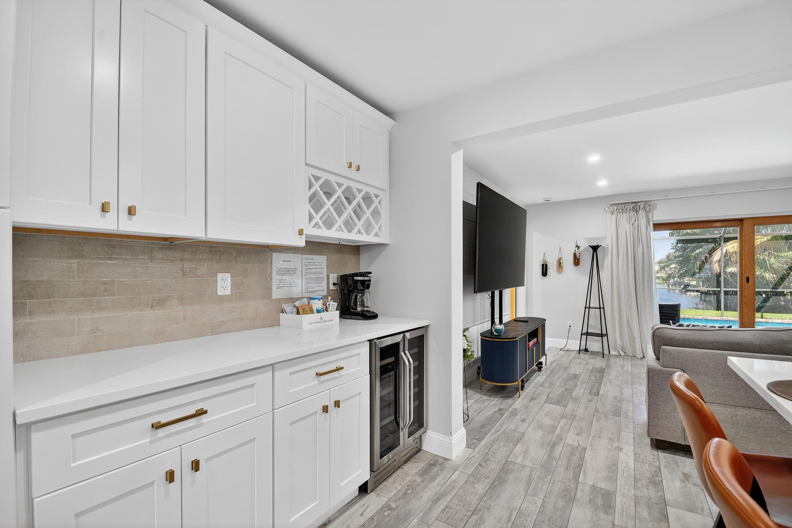8416 Pine Tree, West Palm Beach FL 33406
