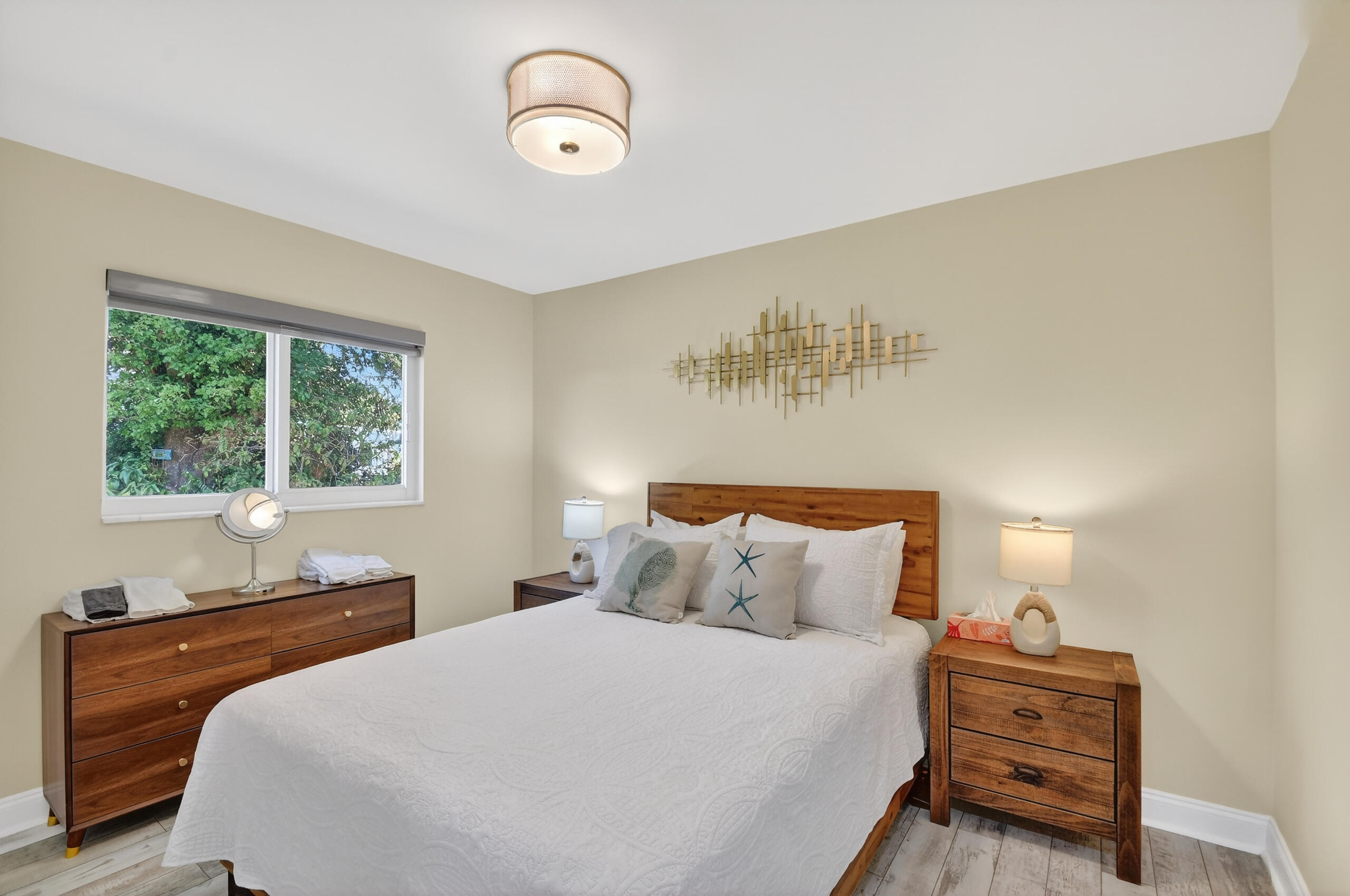 8416 Pine Tree, West Palm Beach FL 33406