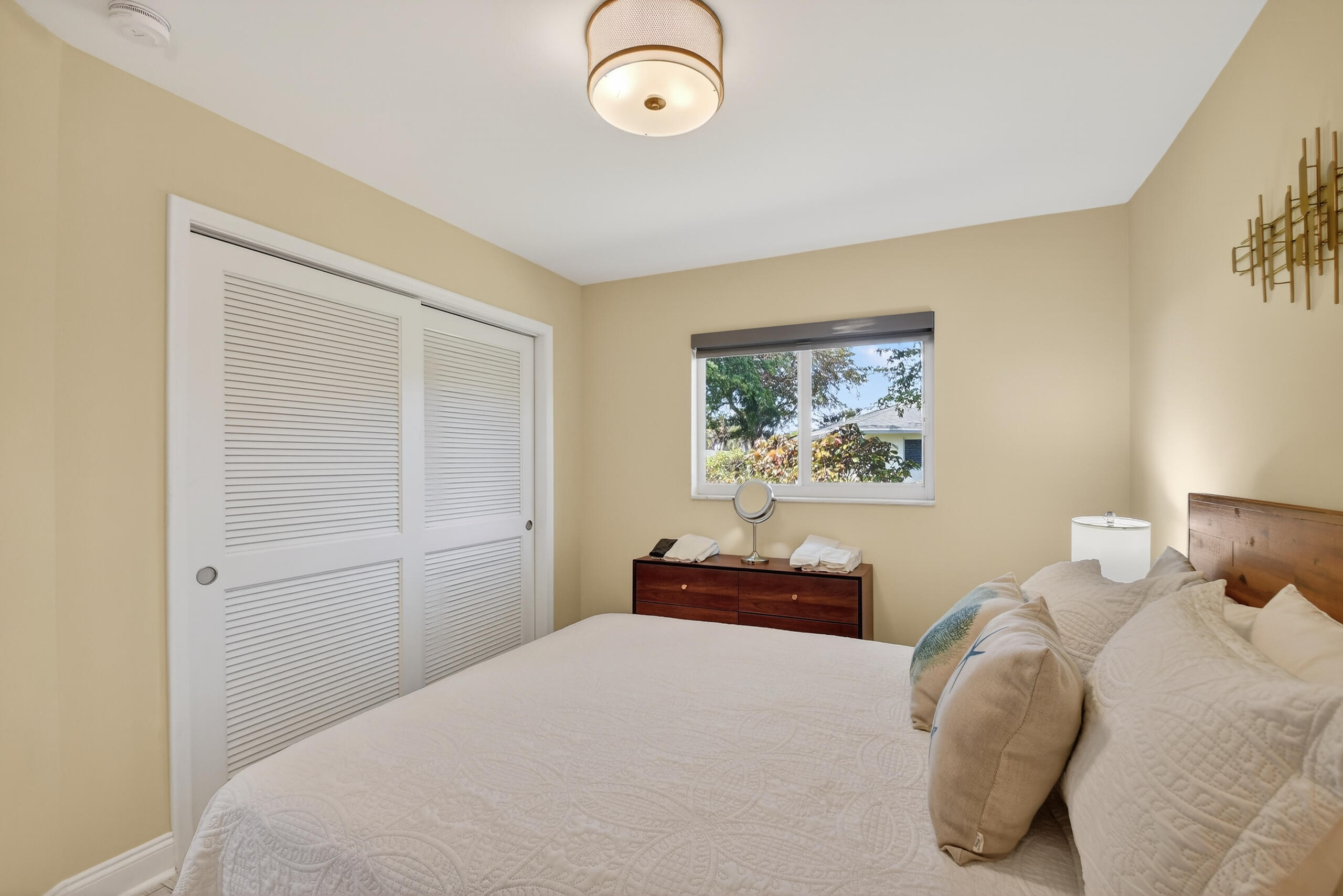 8416 Pine Tree, West Palm Beach FL 33406
