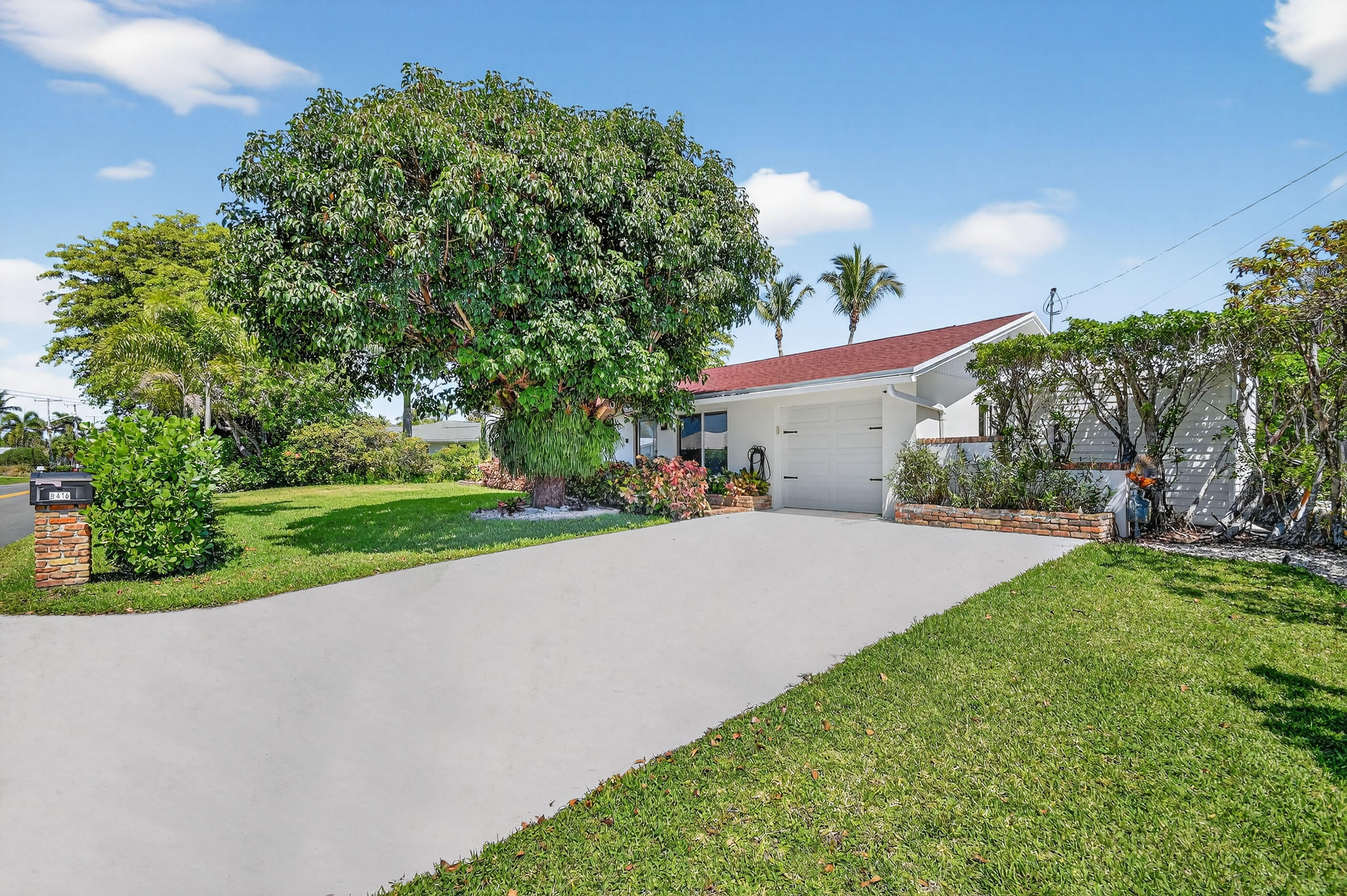 8416 Pine Tree, West Palm Beach FL 33406