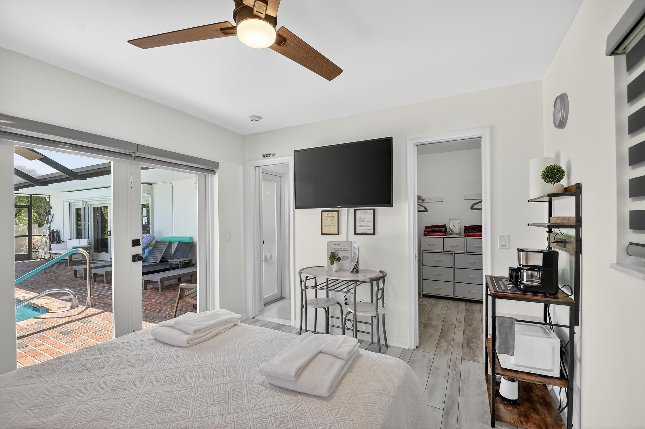 8416 Pine Tree, West Palm Beach FL 33406