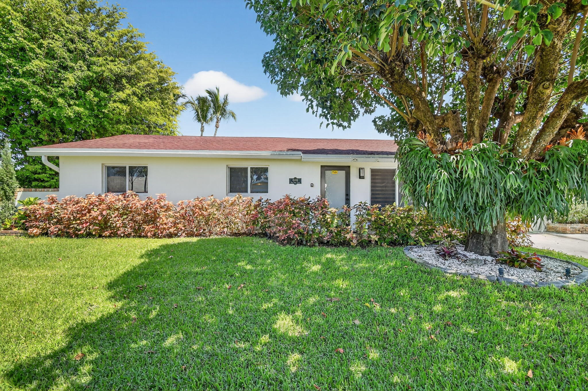 8416 Pine Tree, West Palm Beach FL 33406