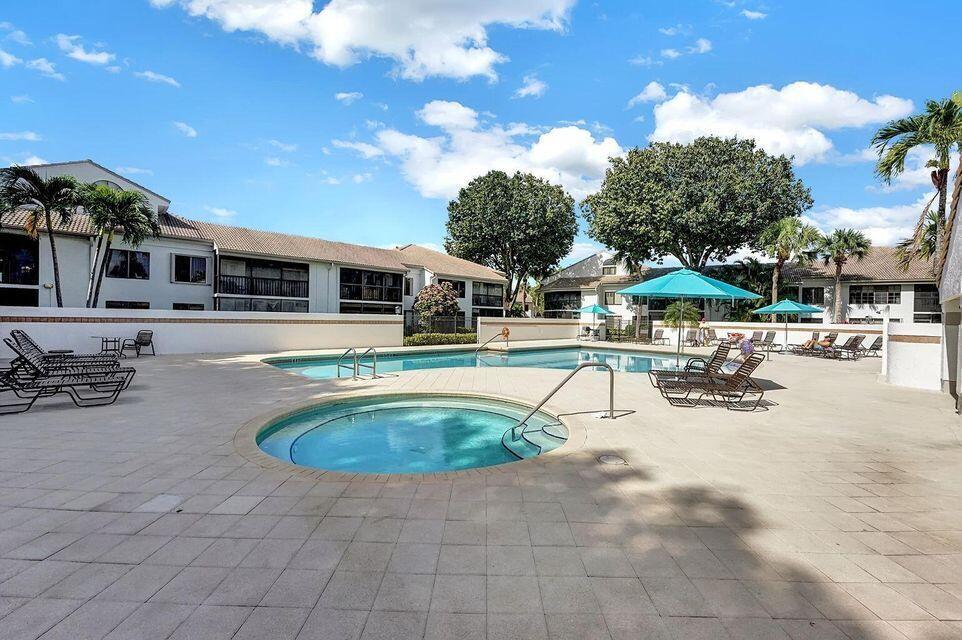 7449 Glendevon #106, Delray Beach FL 33446
