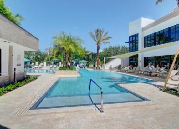 7449 Glendevon #106, Delray Beach FL 33446