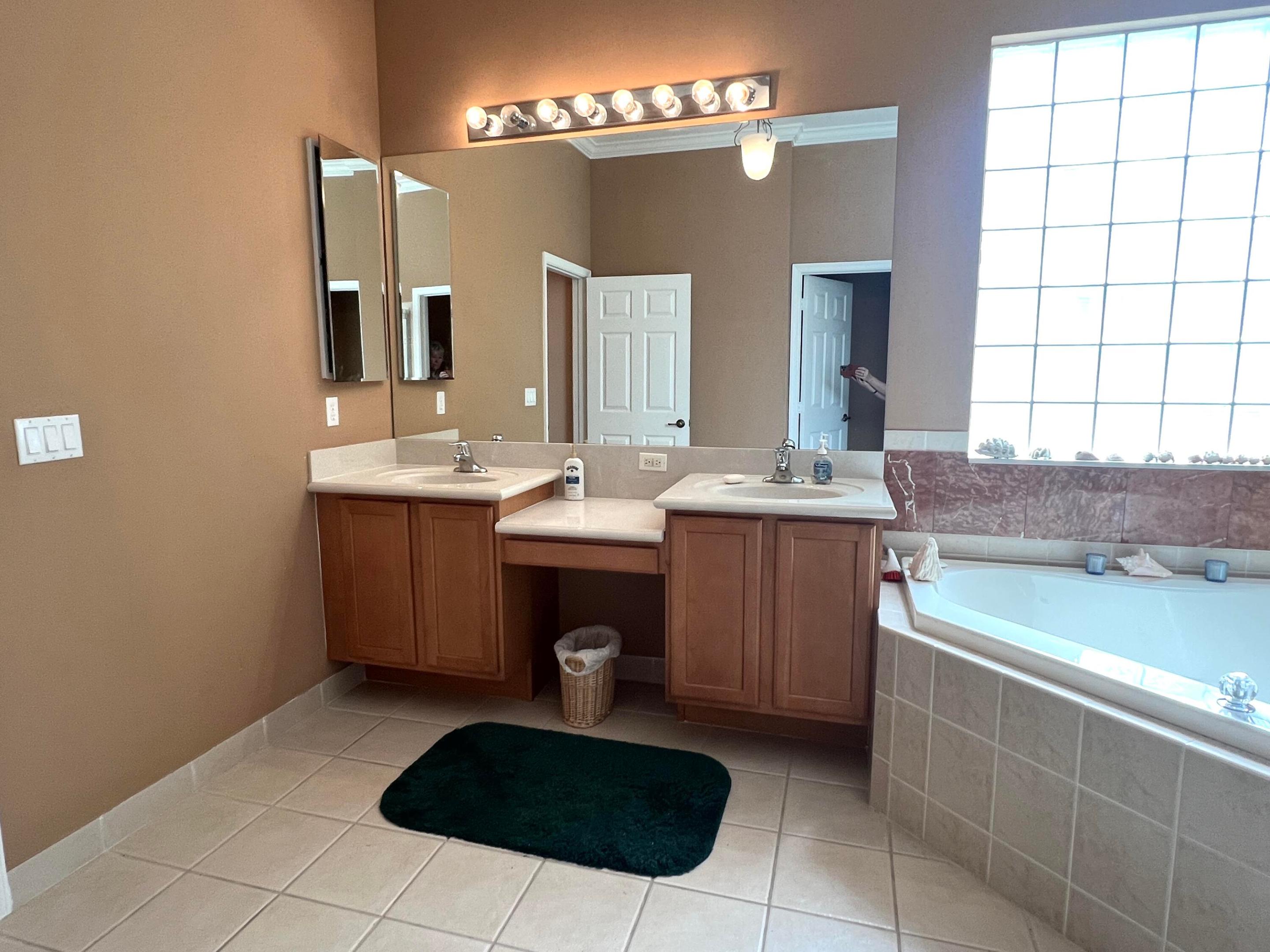 4552 N San Andros, West Palm Beach FL 33411