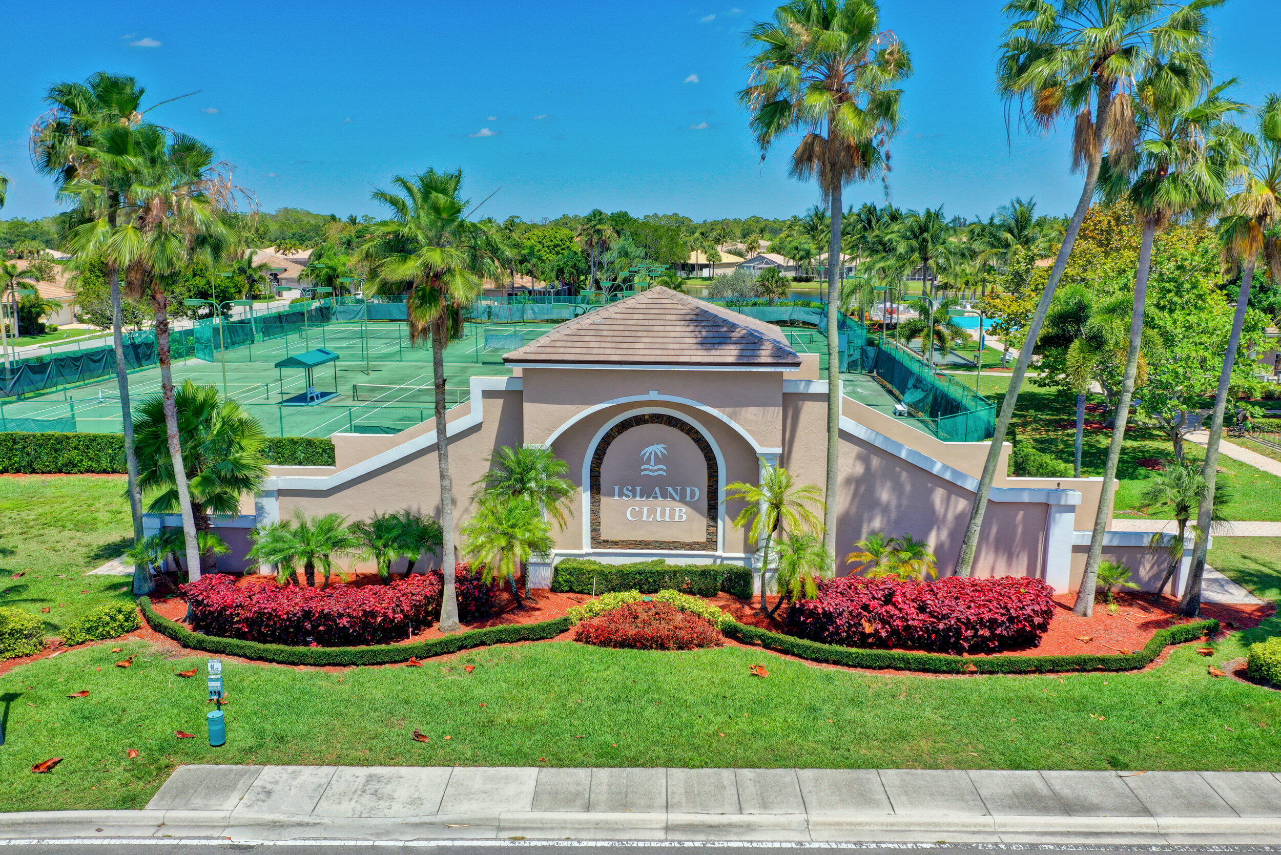 8600 Pine Cay, West Palm Beach FL 33411