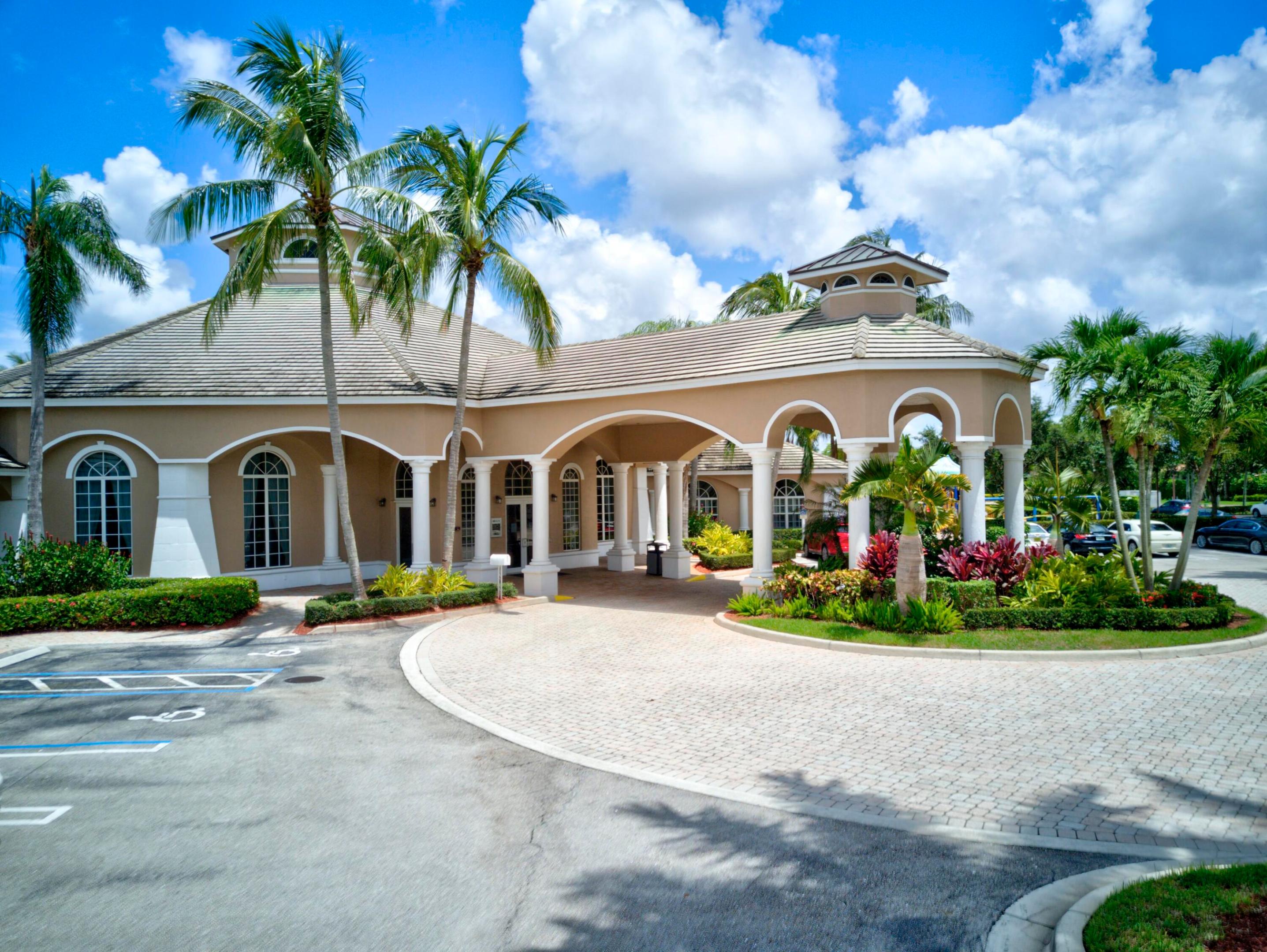 8600 Pine Cay, West Palm Beach FL 33411