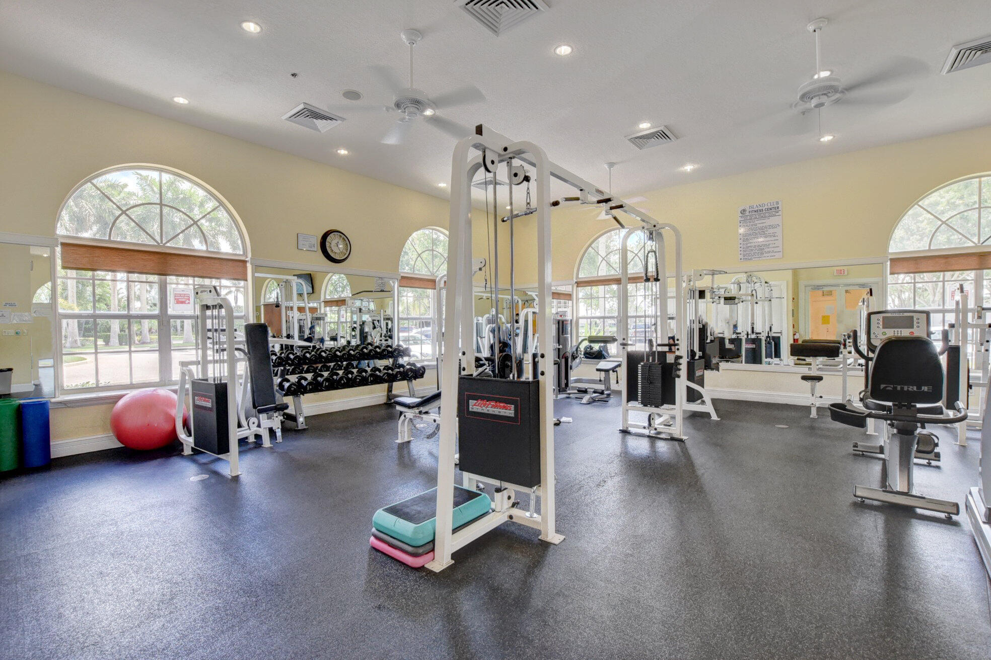 8600 Pine Cay, West Palm Beach FL 33411