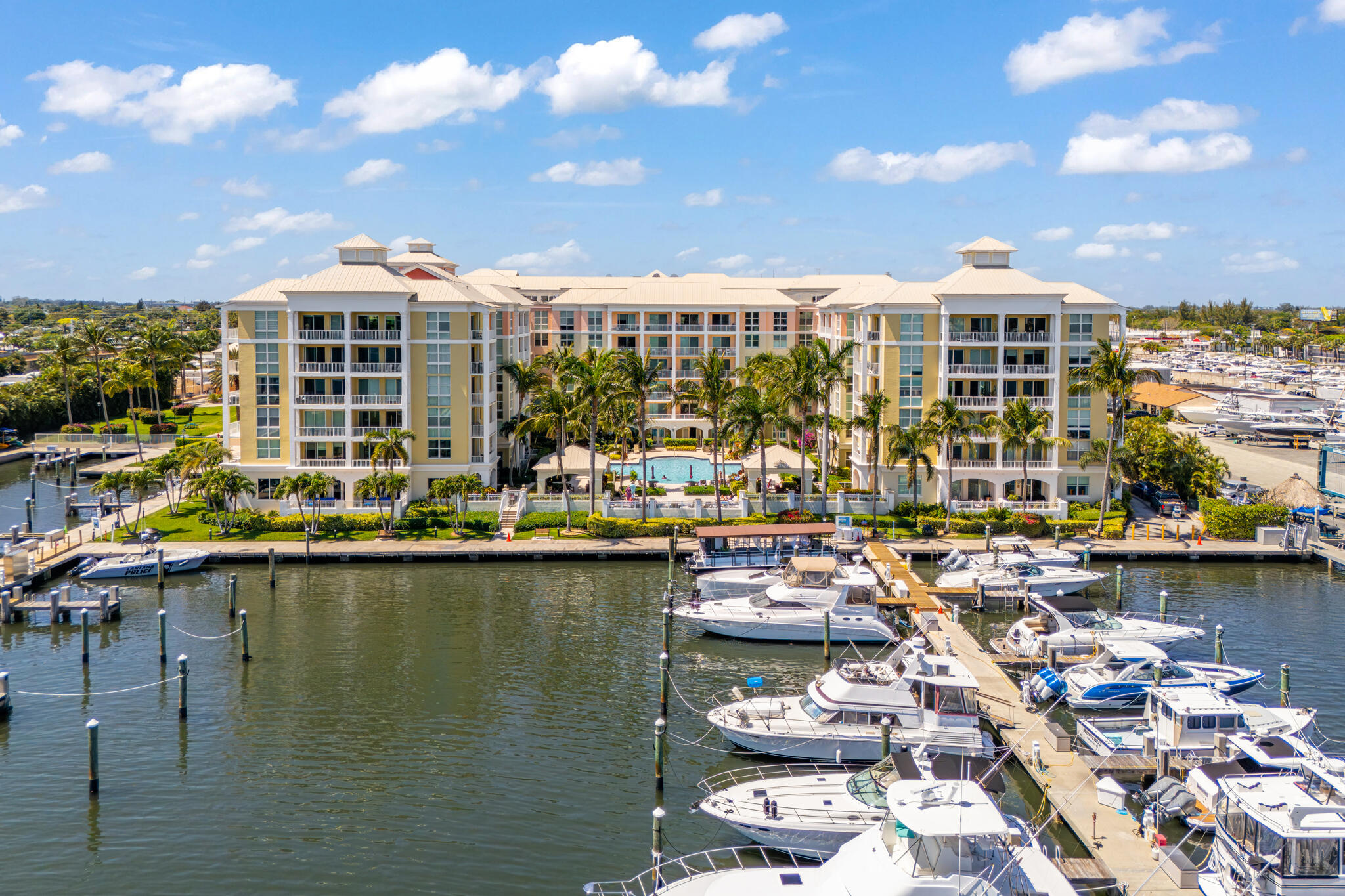 806 E Windward #403, Lantana FL 33462