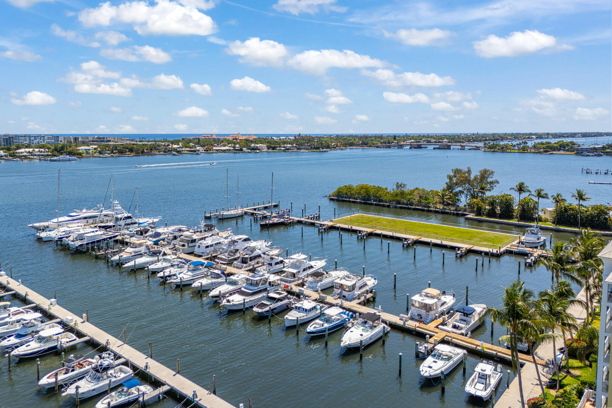 806 E Windward #403, Lantana FL 33462