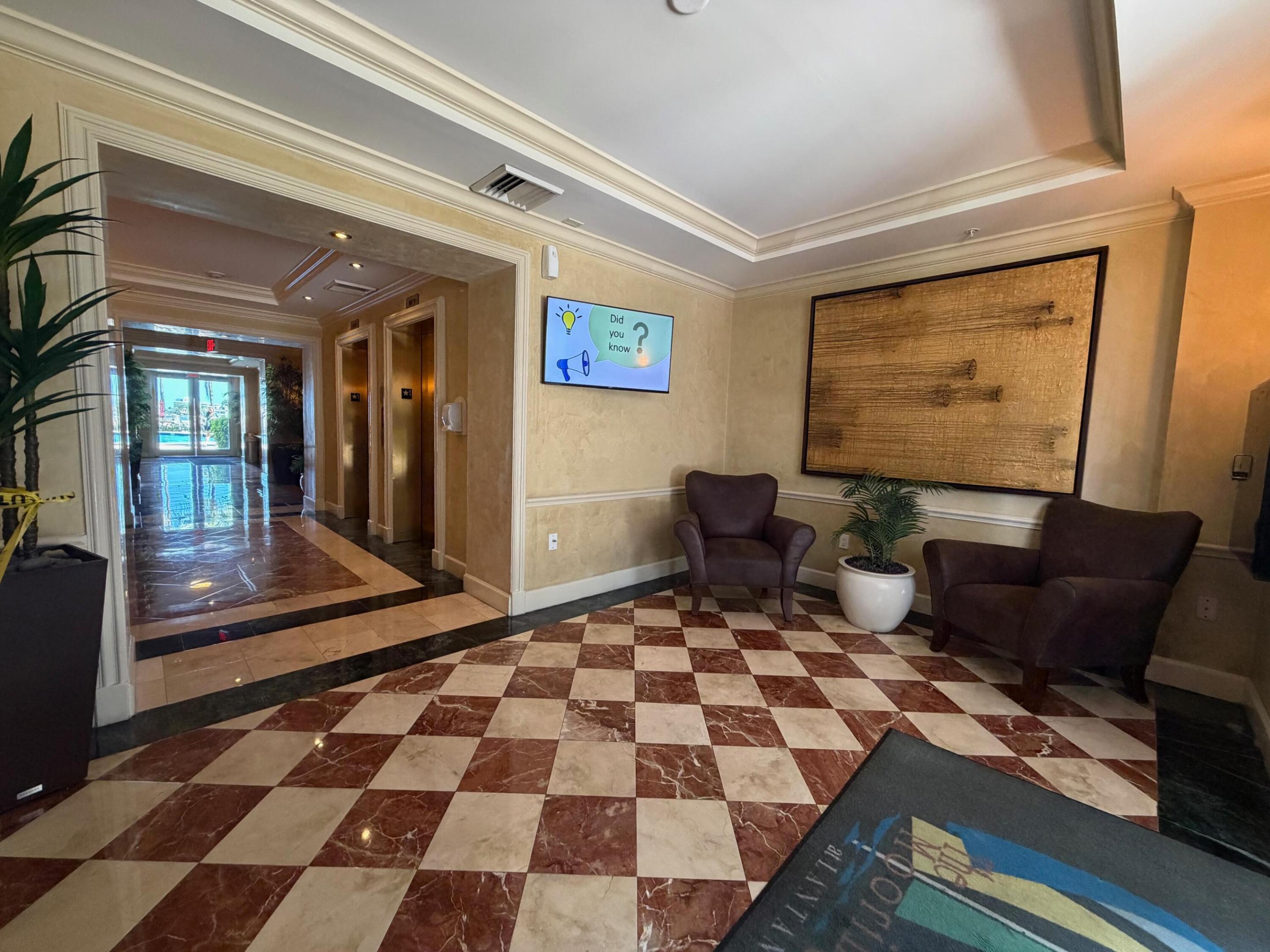 806 E Windward #403, Lantana FL 33462