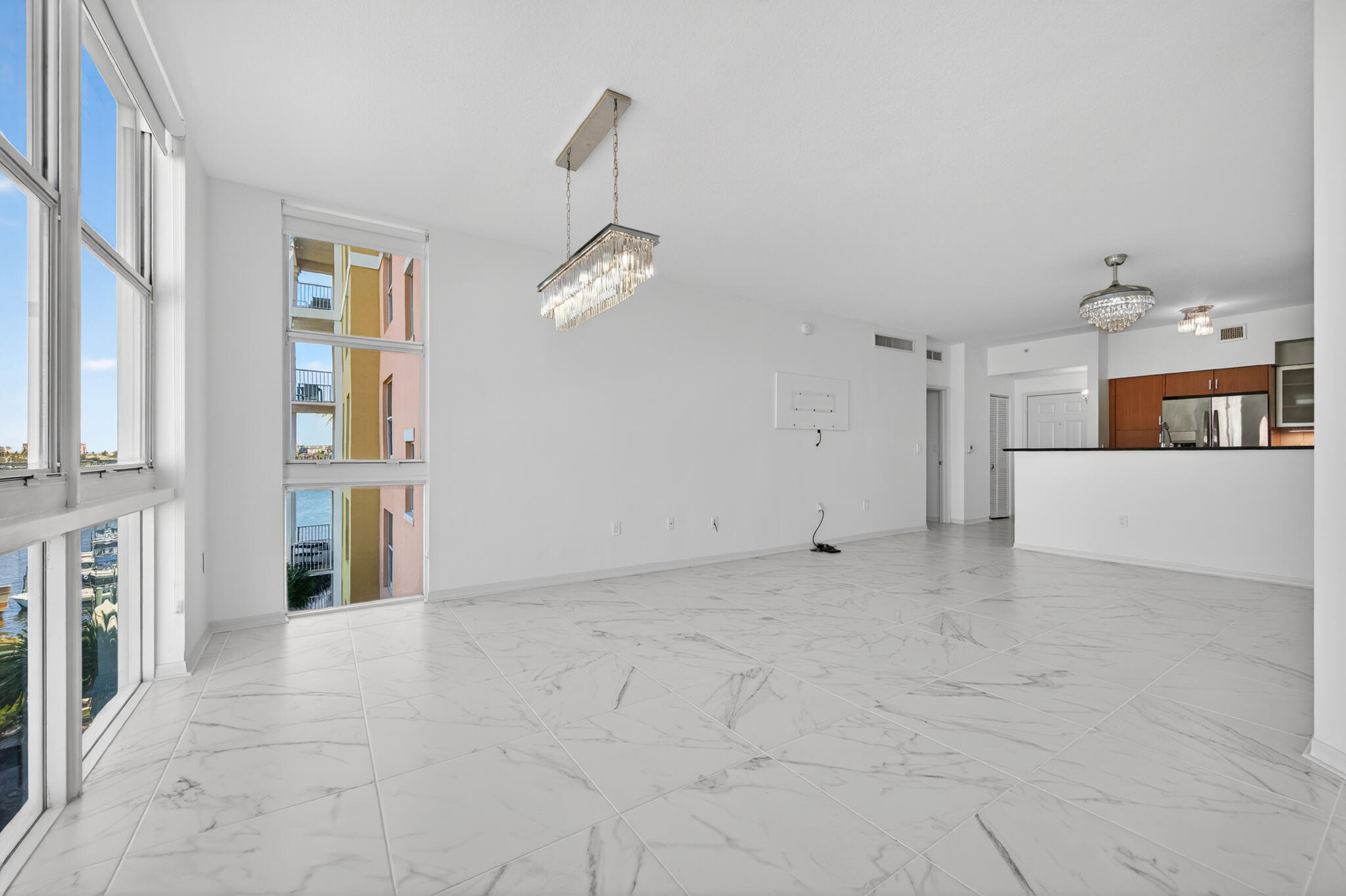 806 E Windward #403, Lantana FL 33462