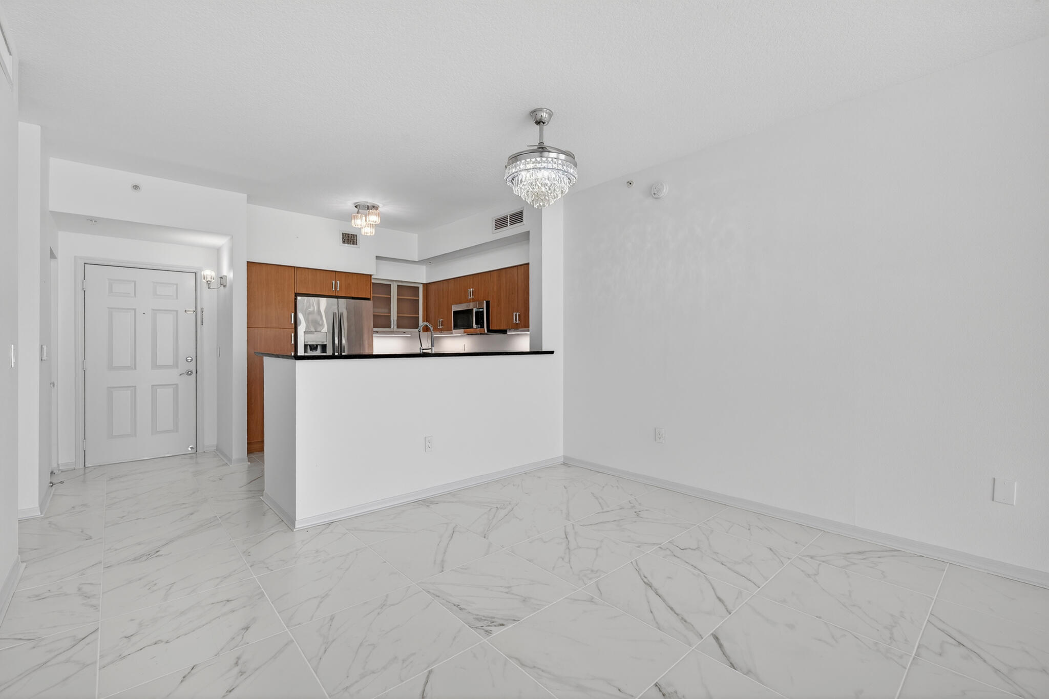 806 E Windward #403, Lantana FL 33462