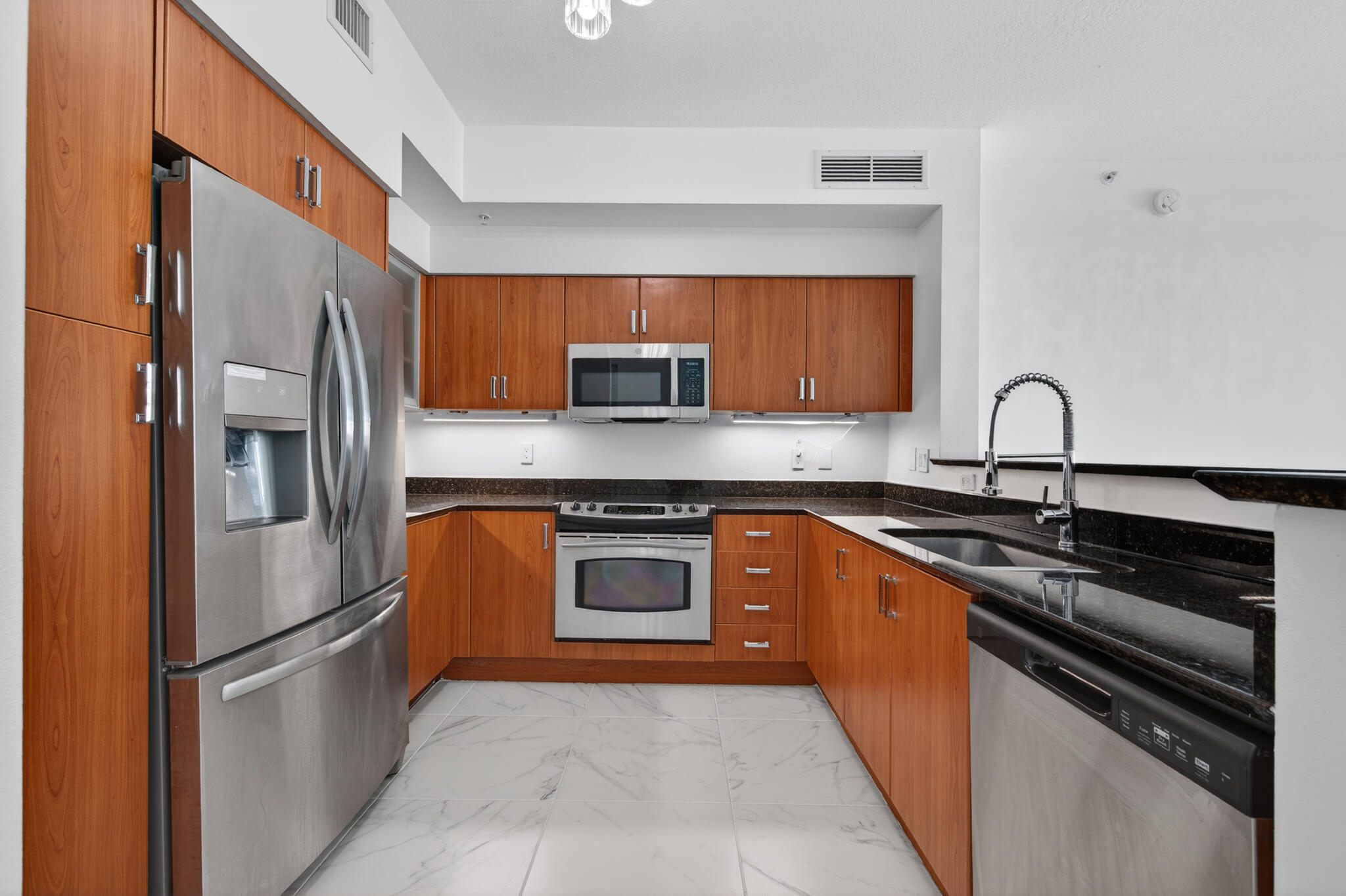 806 E Windward #403, Lantana FL 33462