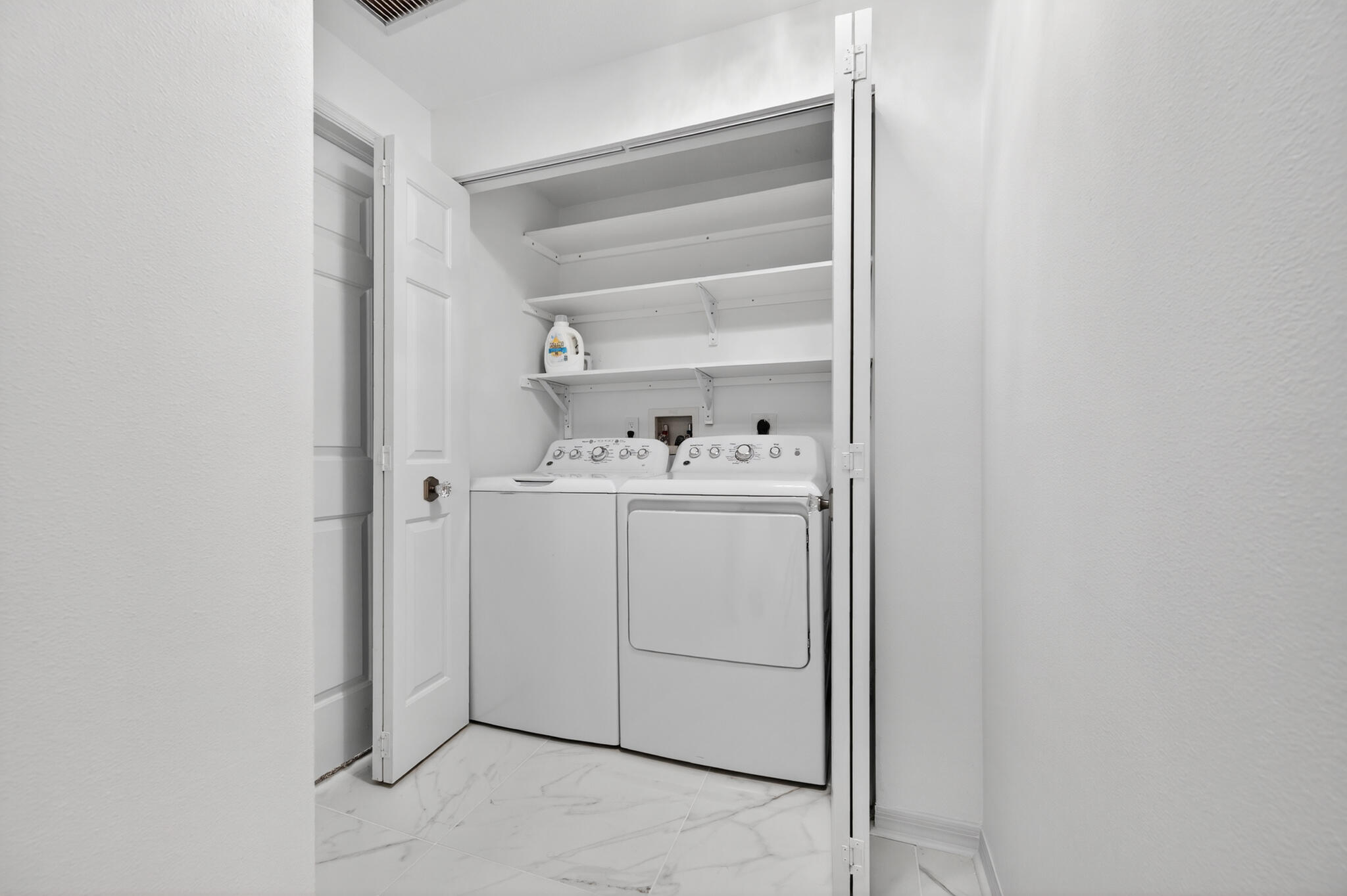 806 E Windward #403, Lantana FL 33462