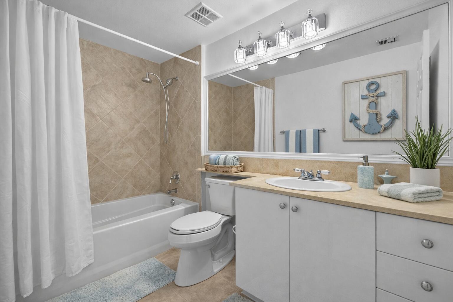 806 E Windward #403, Lantana FL 33462