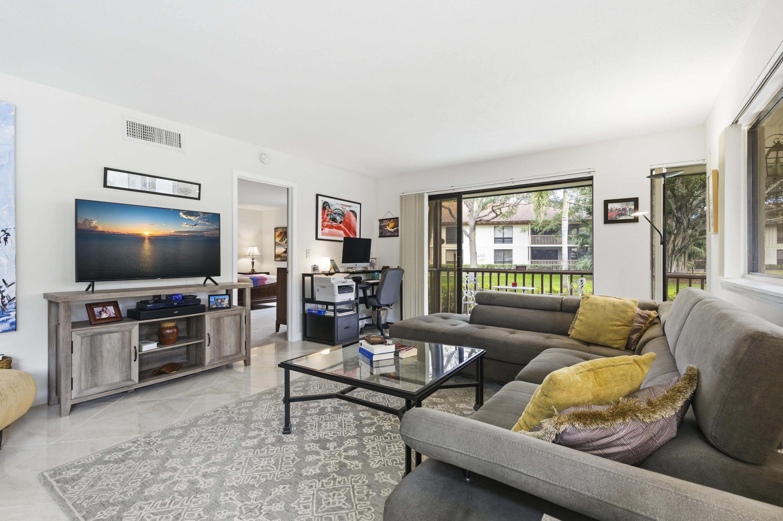 137 Brackenwood, Palm Beach Gardens FL 33418
