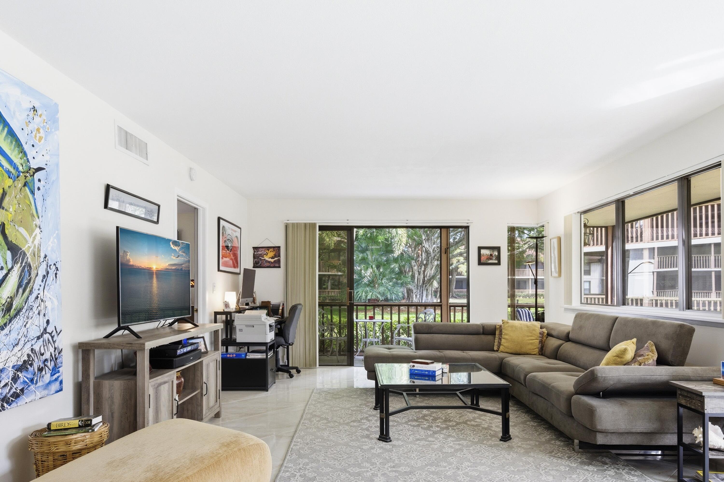 137 Brackenwood, Palm Beach Gardens FL 33418