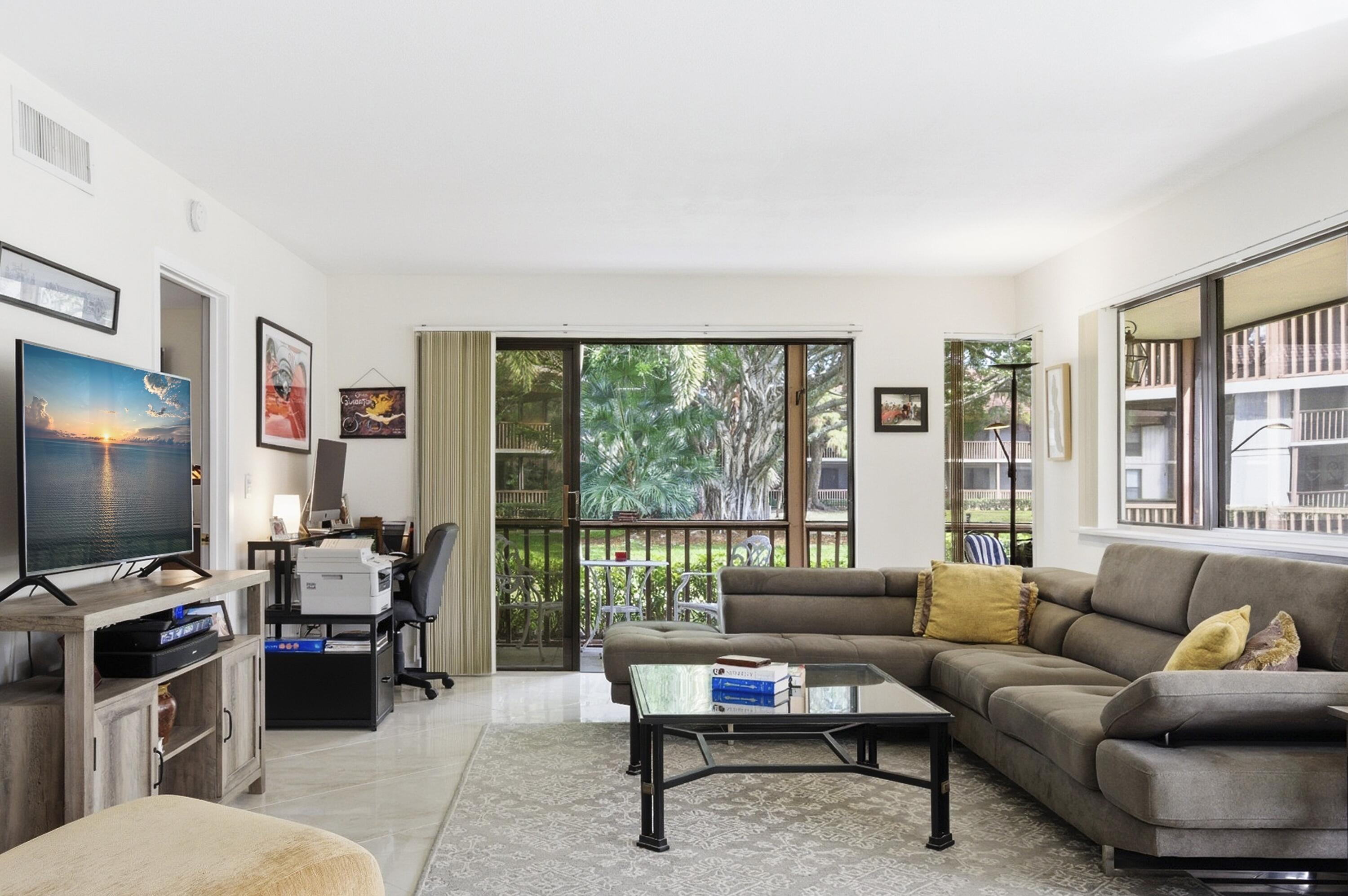 137 Brackenwood, Palm Beach Gardens FL 33418