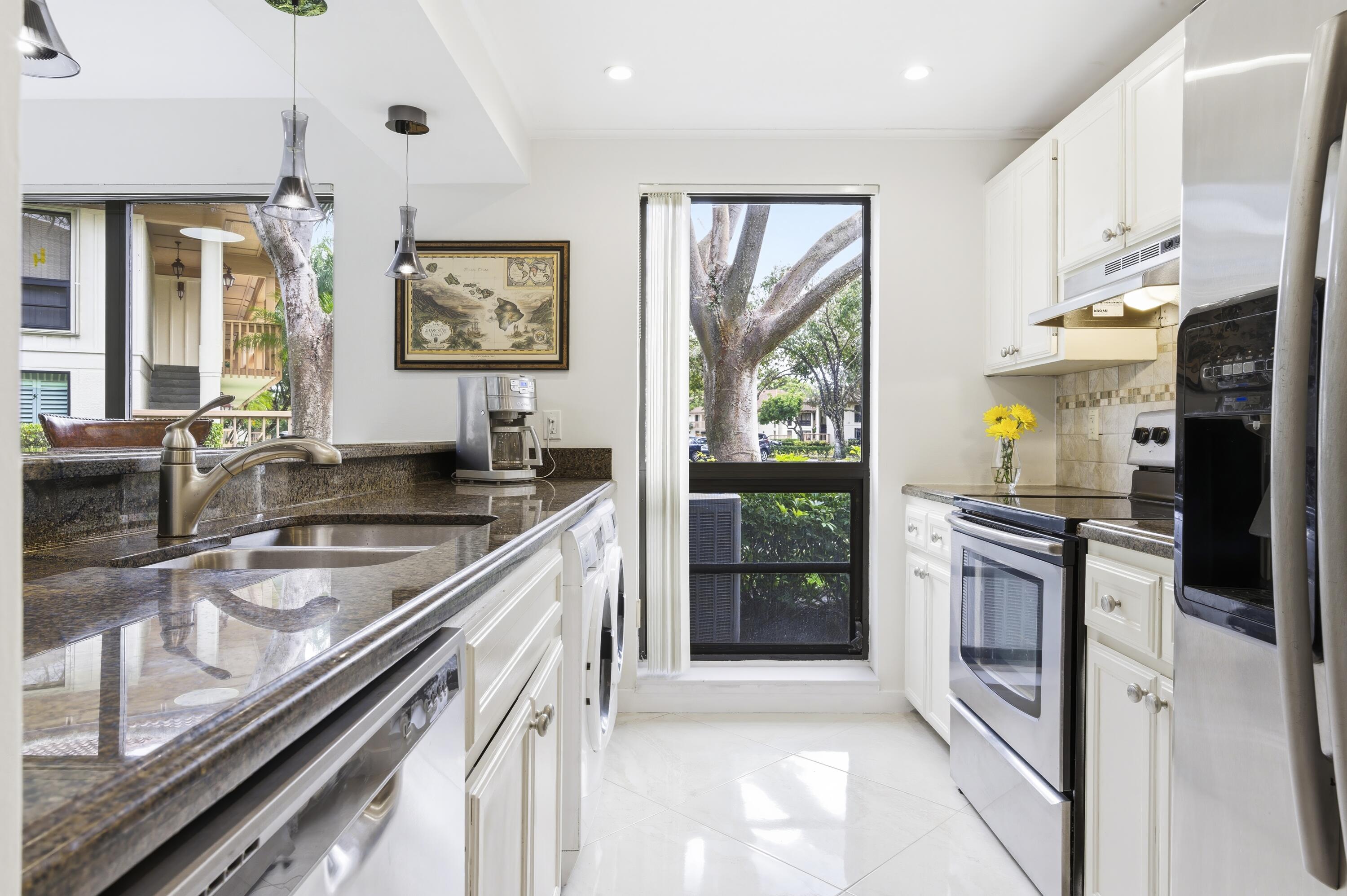 137 Brackenwood, Palm Beach Gardens FL 33418