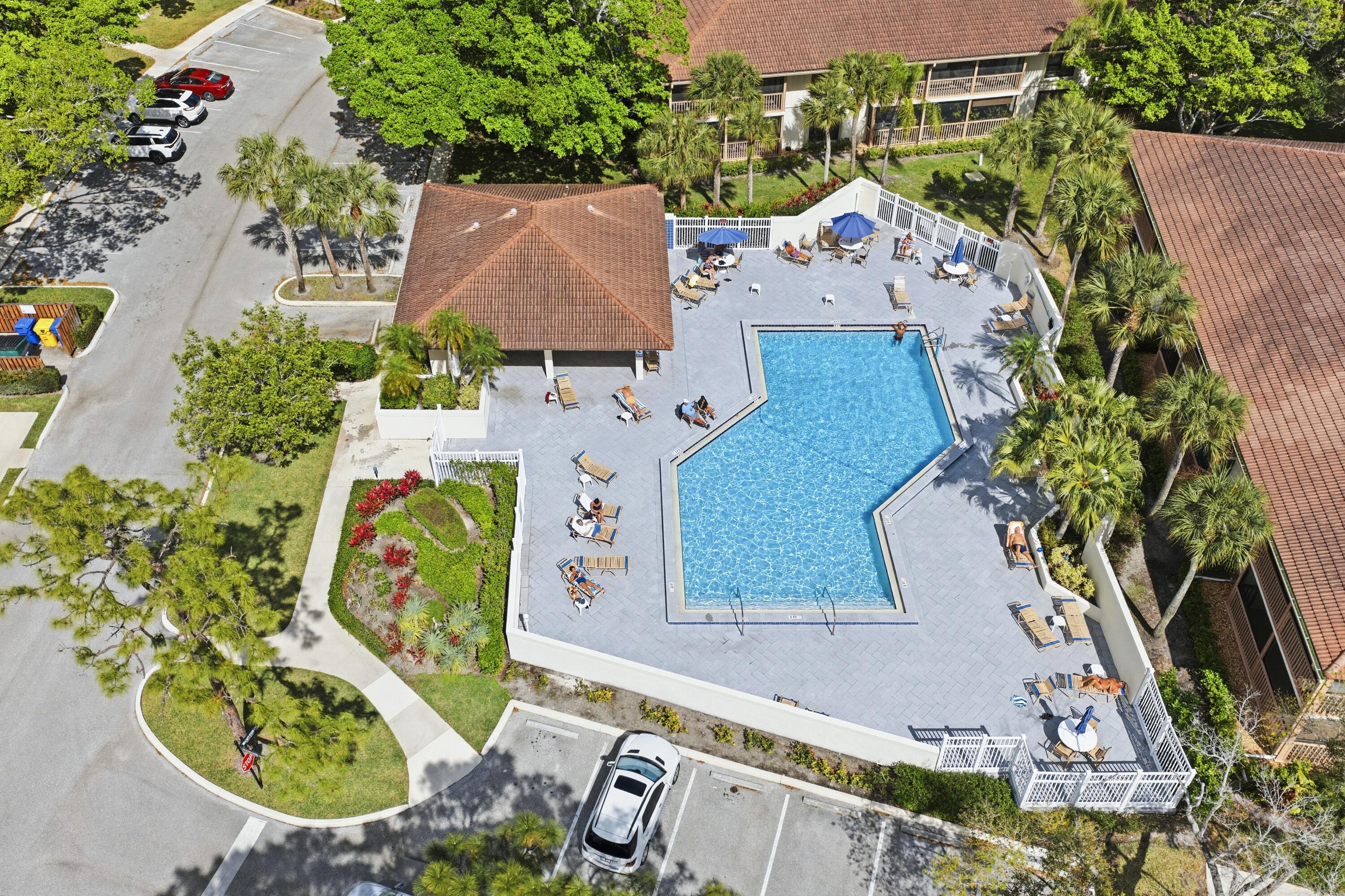137 Brackenwood, Palm Beach Gardens FL 33418