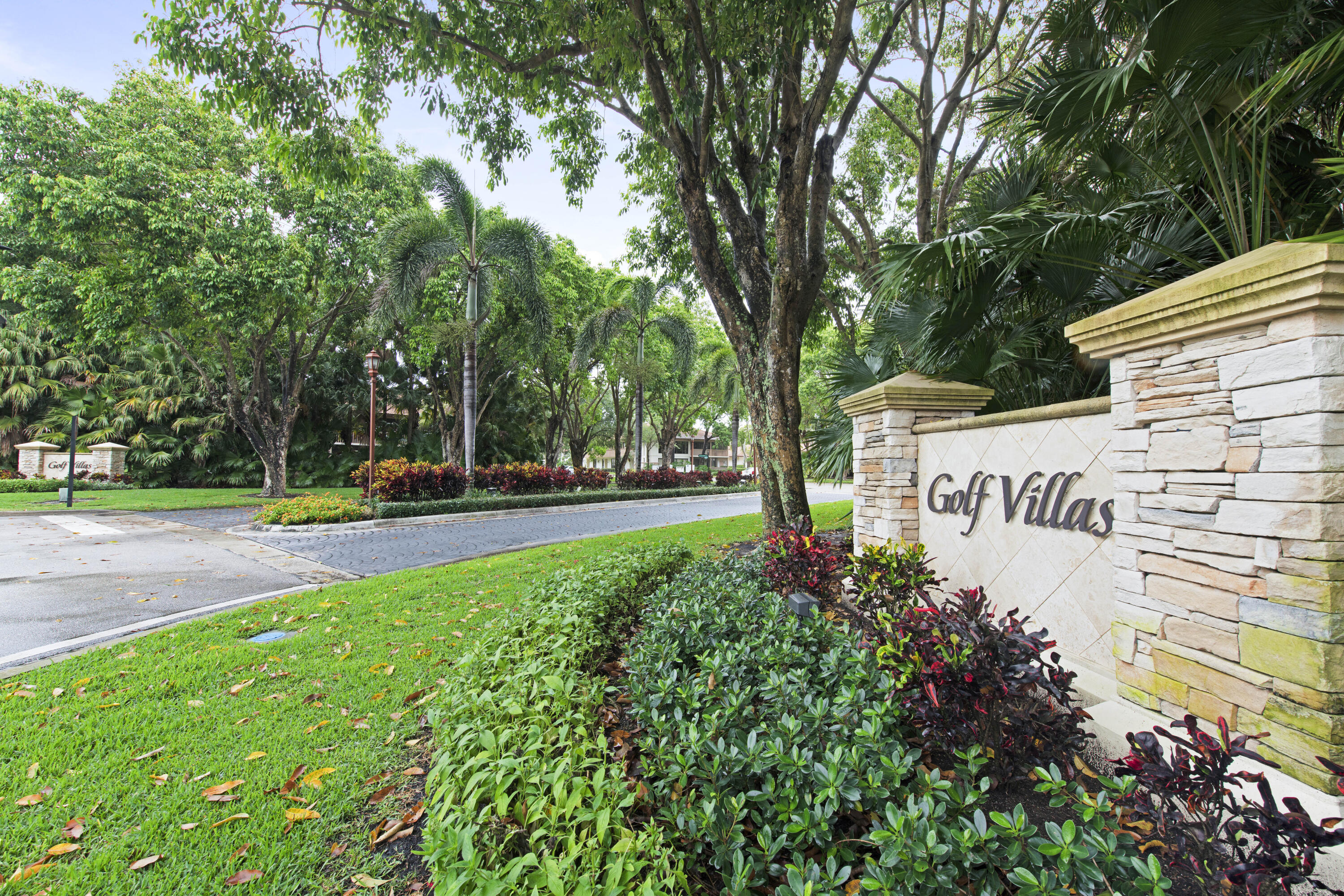 137 Brackenwood, Palm Beach Gardens FL 33418