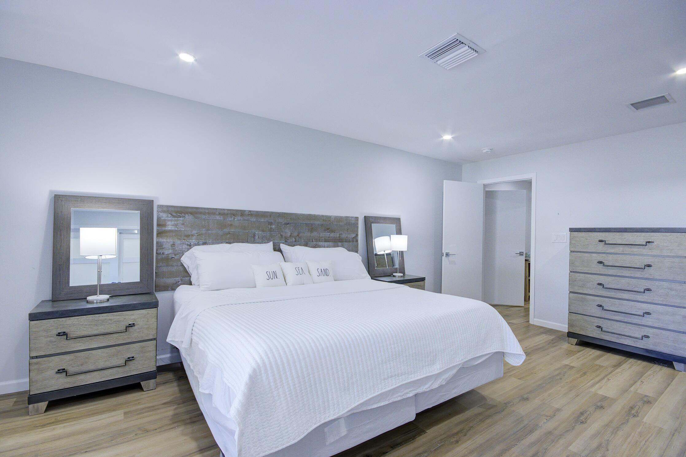 1950 NE 30th, Lighthouse Point FL 33064