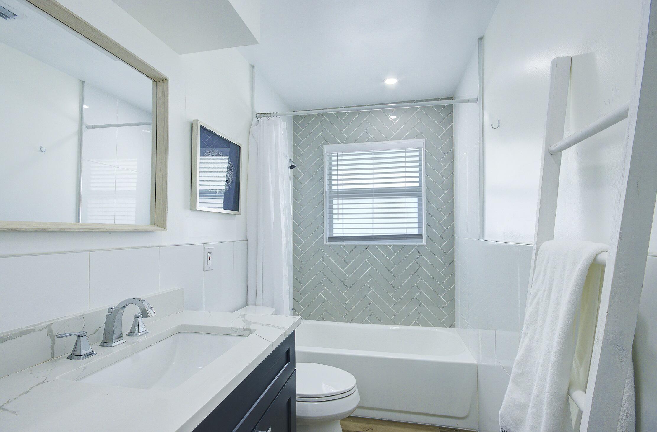 1950 NE 30th, Lighthouse Point FL 33064