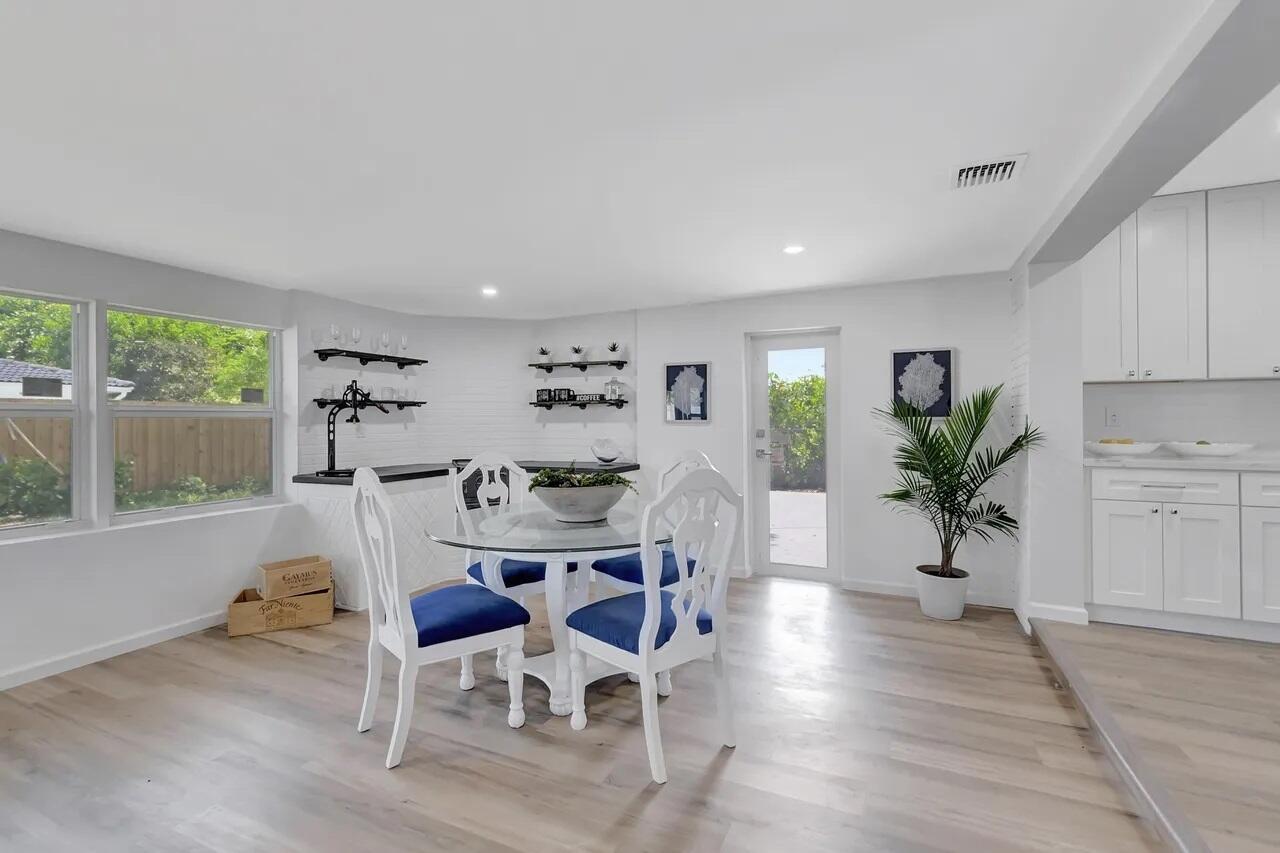 1950 NE 30th, Lighthouse Point FL 33064