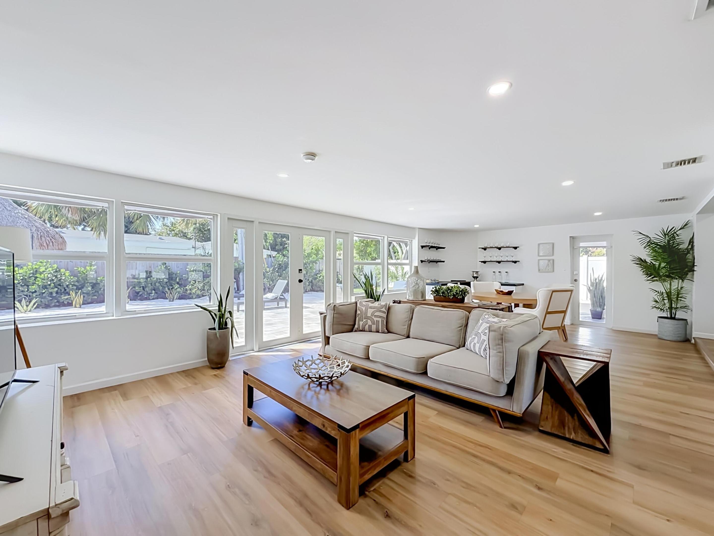 1950 NE 30th, Lighthouse Point FL 33064