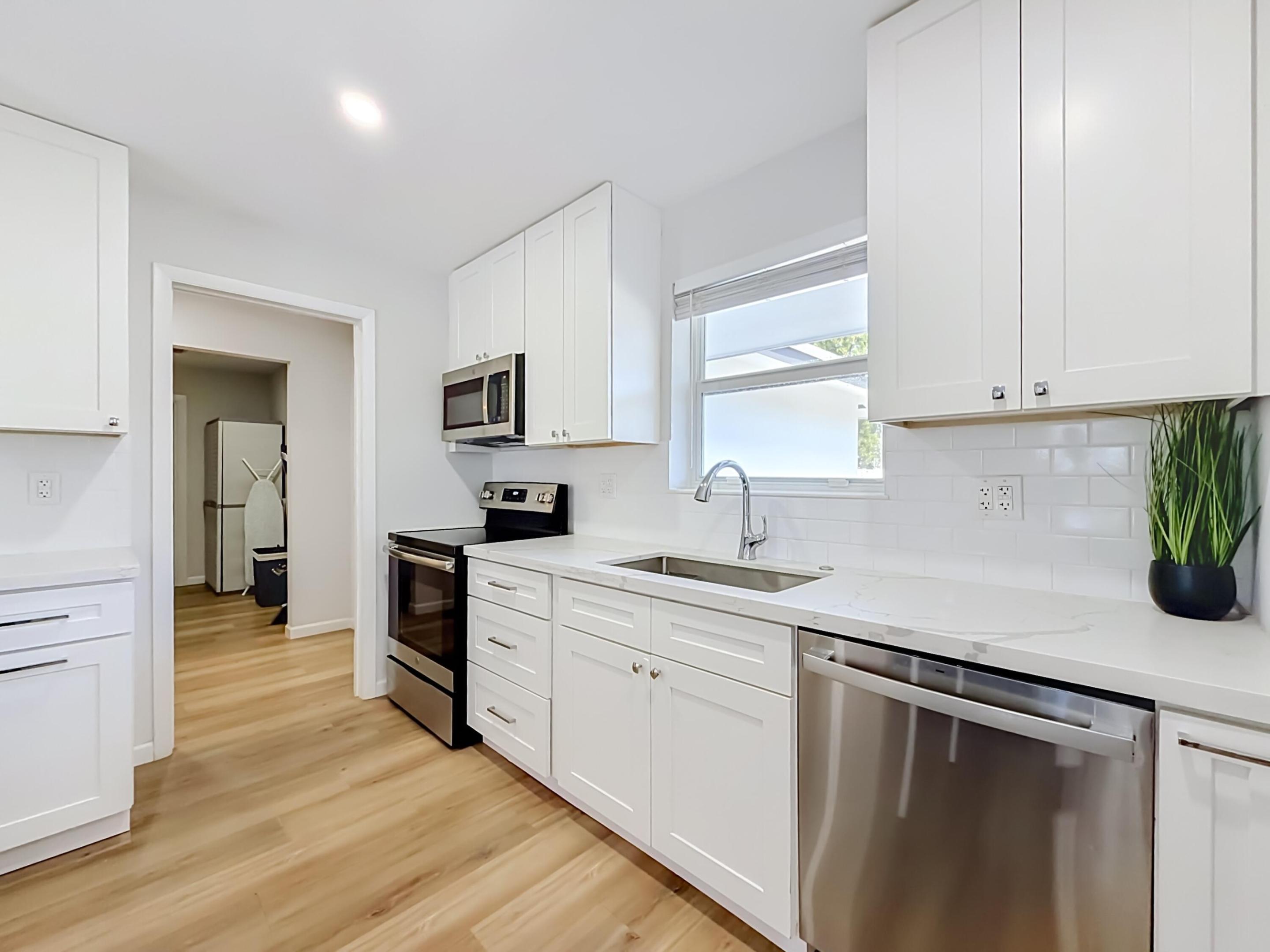1950 NE 30th, Lighthouse Point FL 33064