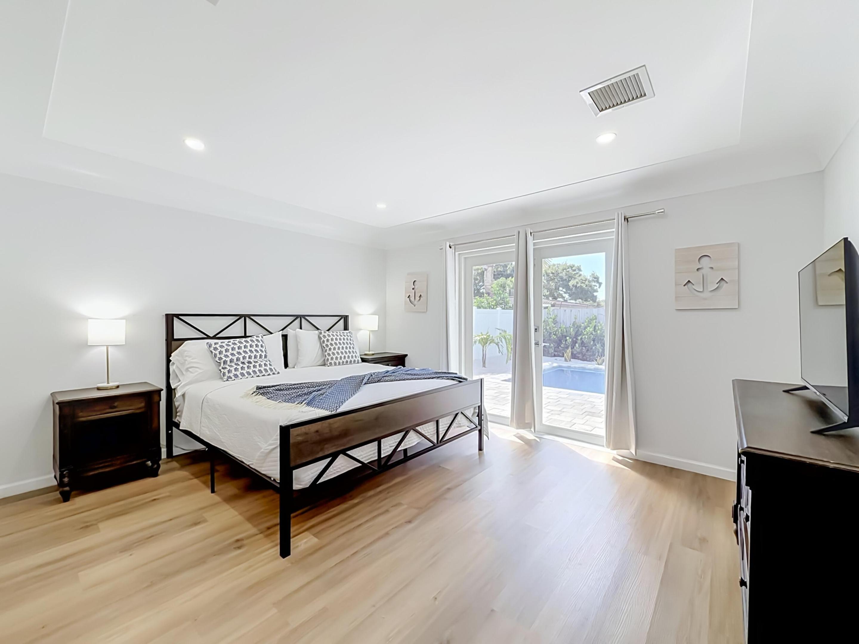 1950 NE 30th, Lighthouse Point FL 33064