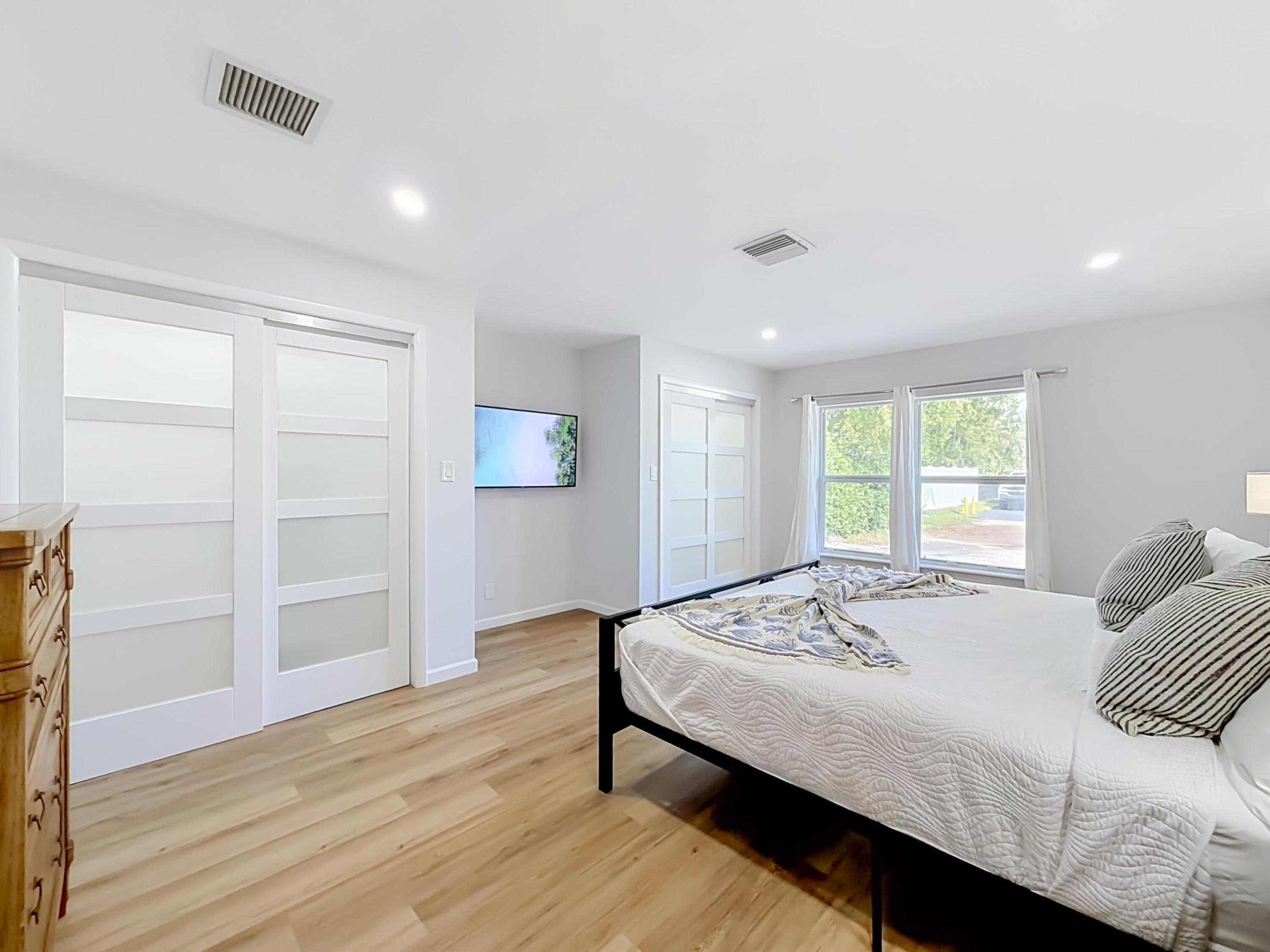 1950 NE 30th, Lighthouse Point FL 33064